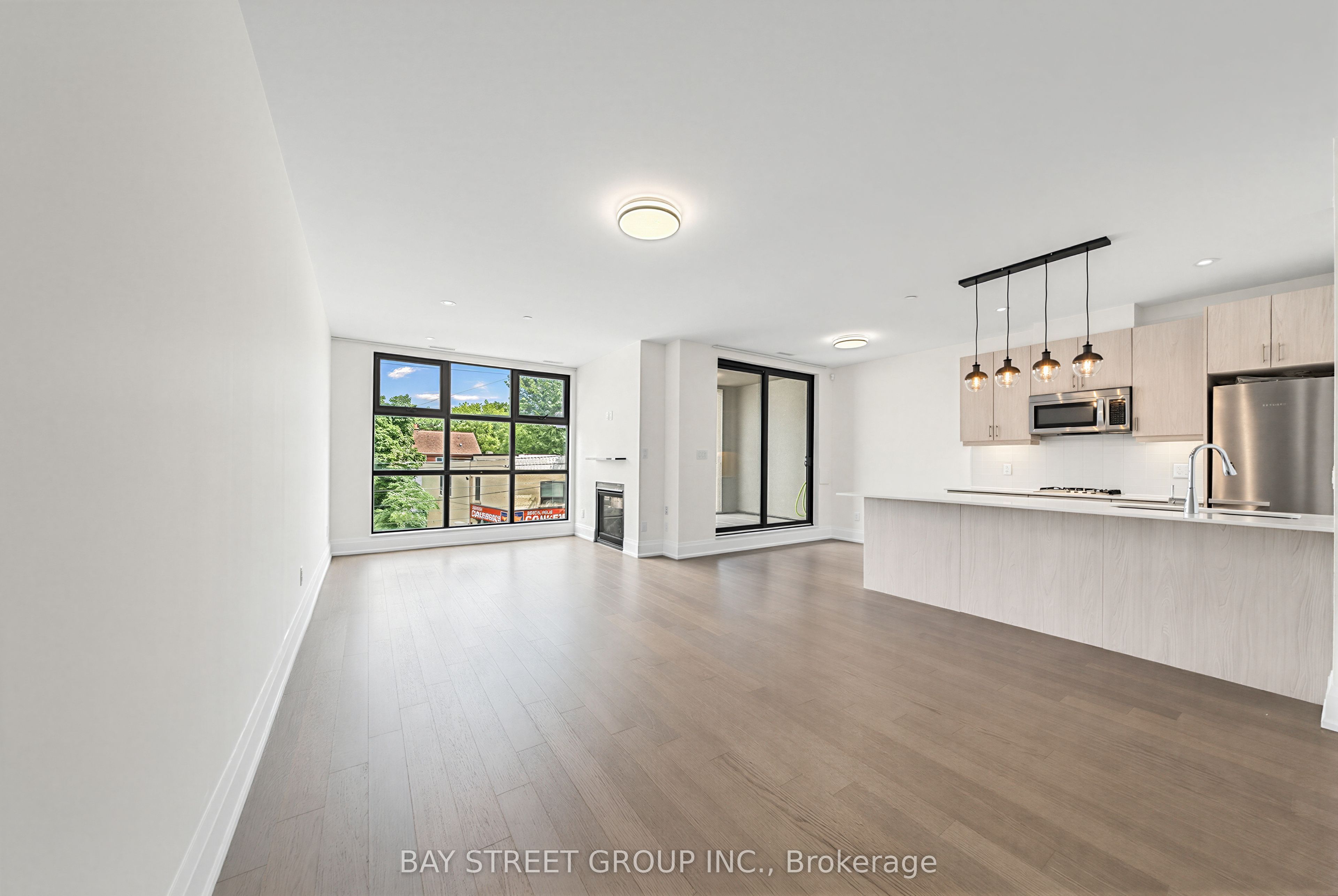 365 Beech Avenue 208, Toronto, ON M4E 0C2 photo 3