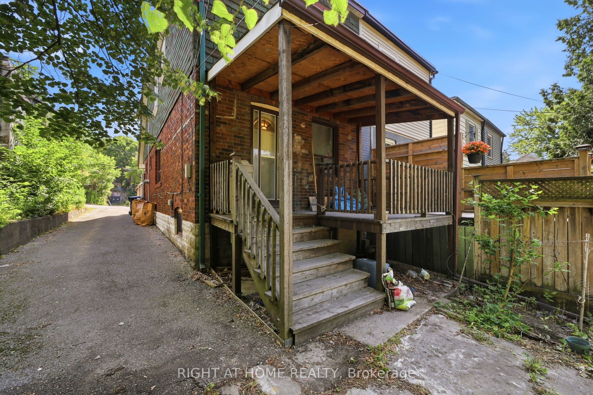 204 Highfield Road, Toronto, ON M4L 2V3 photo 4