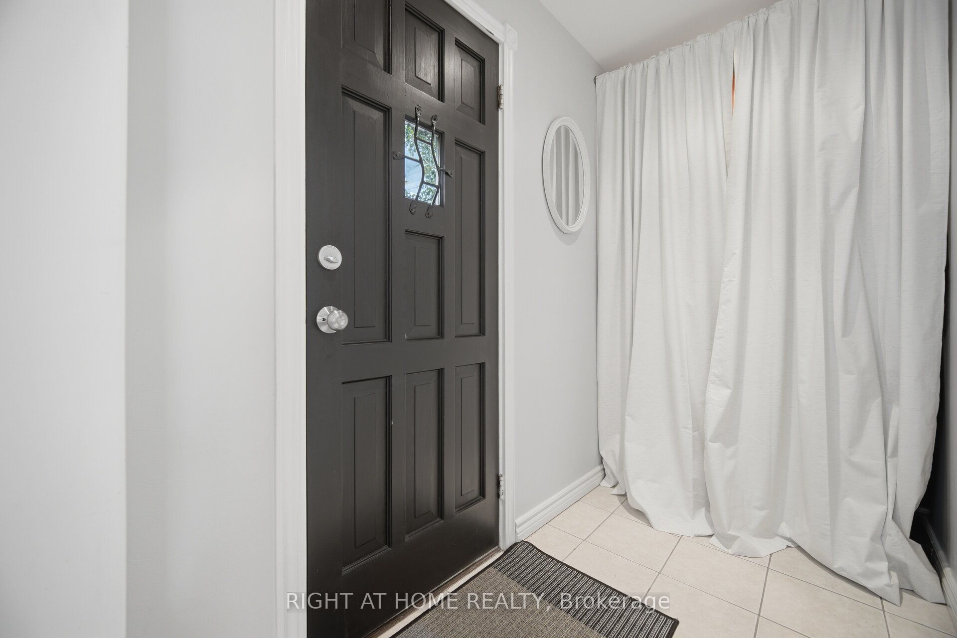 18 Vanbrugh Avenue, Toronto, ON M1N 3S9 photo 2