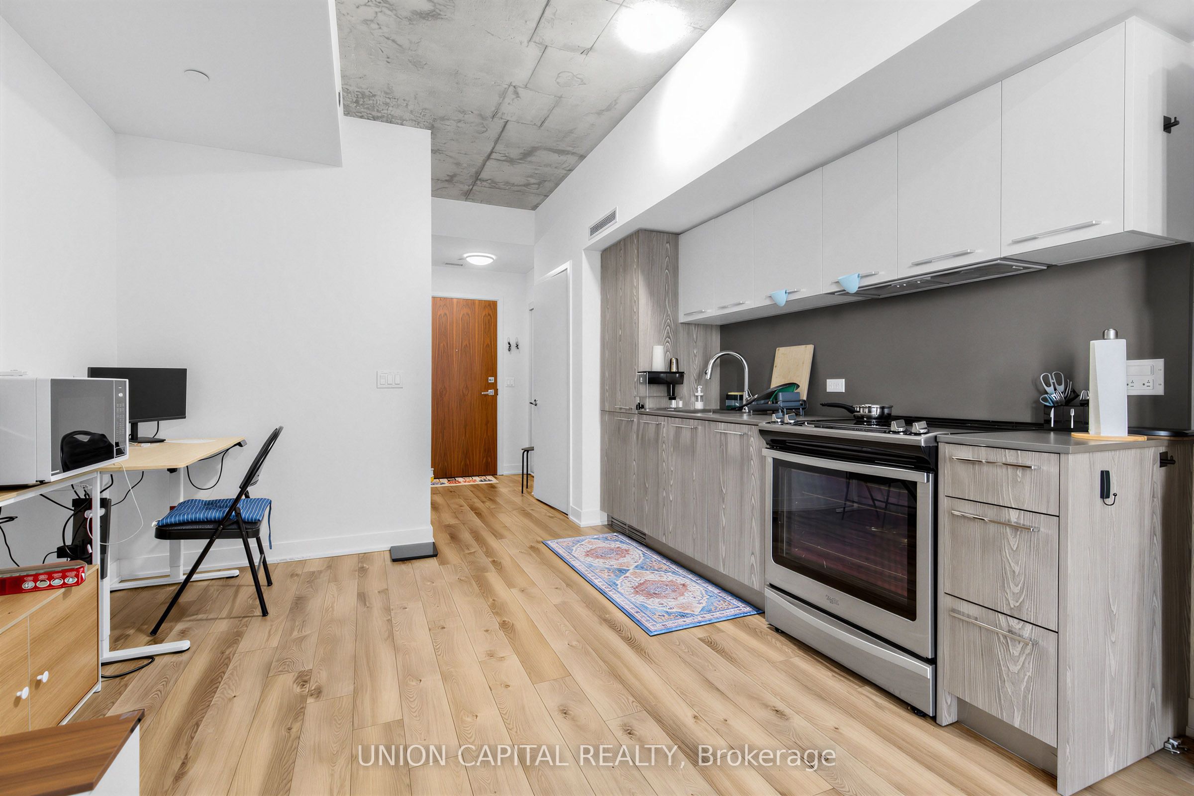 15 Baseball Place 803, Toronto, ON M4M 0E6 photo 3