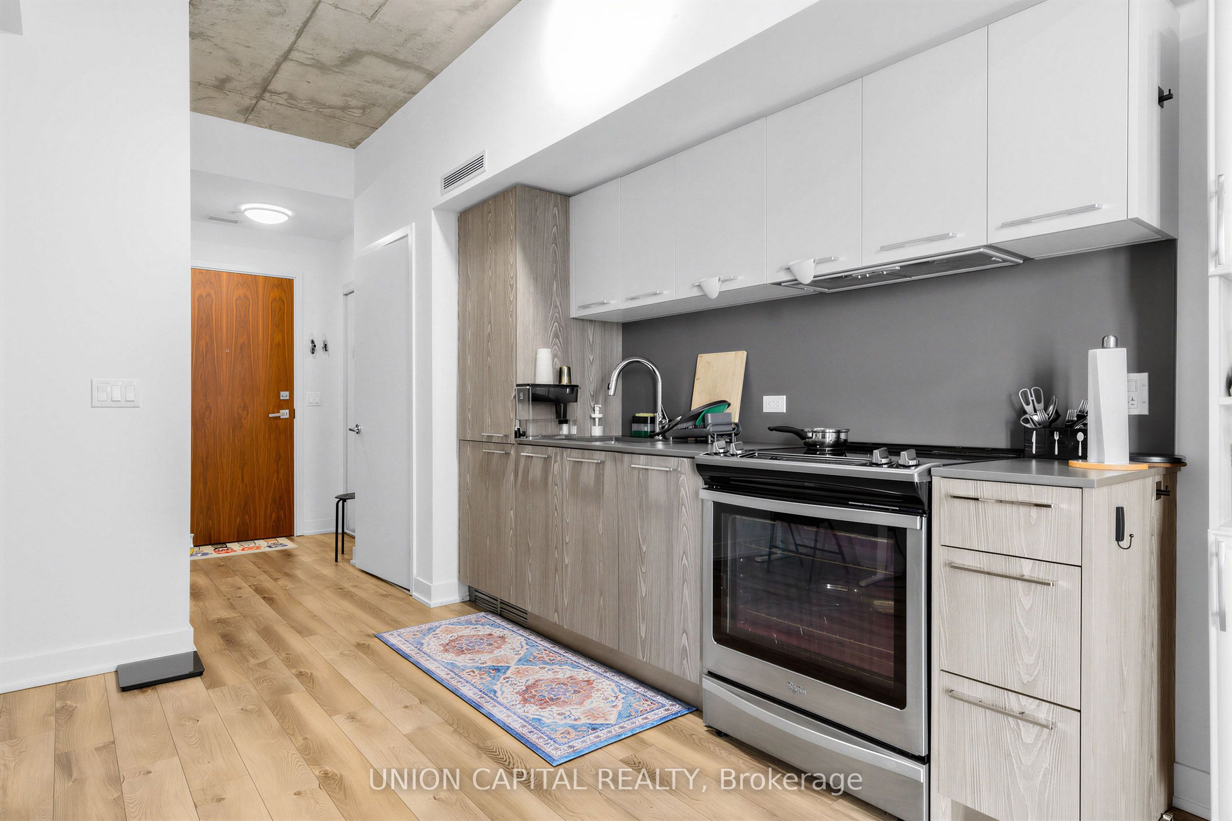 15 Baseball Place 803, Toronto, ON M4M 0E6 photo 4