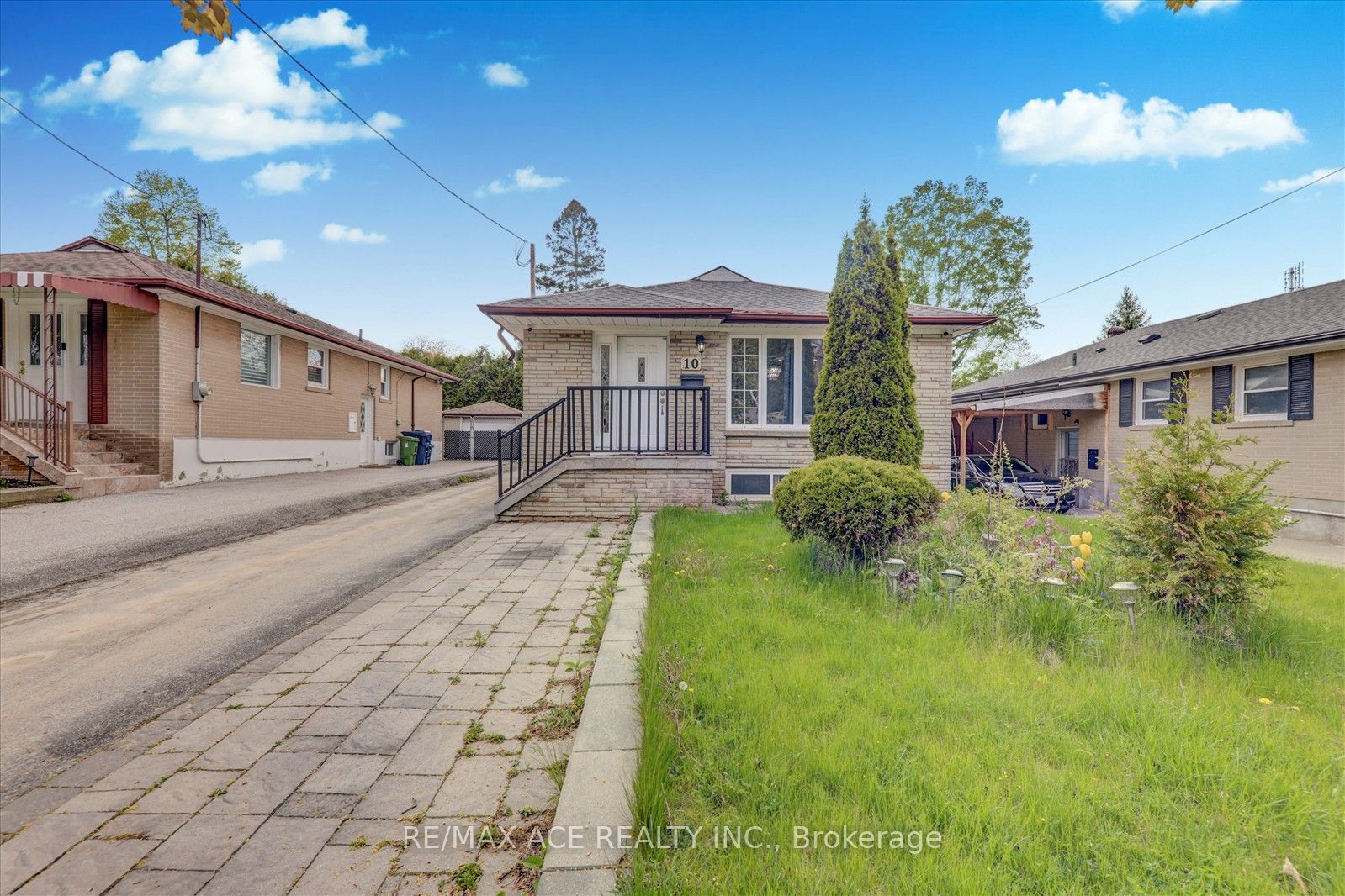 10 Blakemanor Boulevard, Toronto, ON M1J 2W4 photo 2