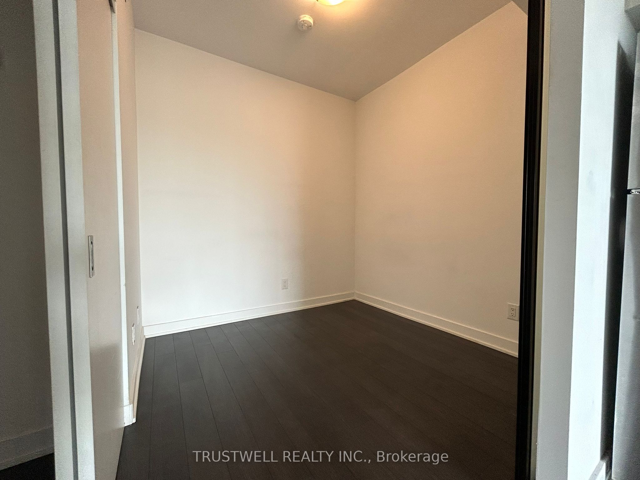 2799 Kingston Road 308, Toronto, ON M1M 1N1 photo 4