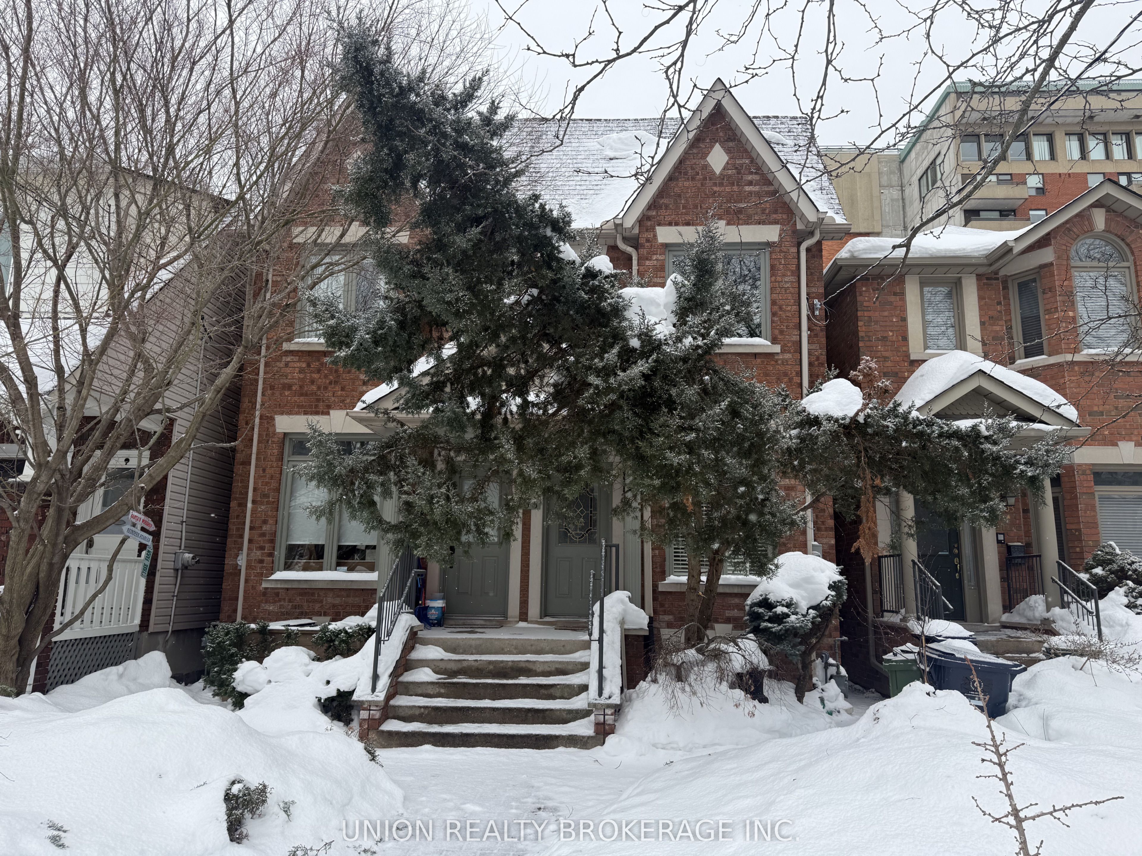 105A Gough Avenue Lower, Toronto, ON M4K 3N9