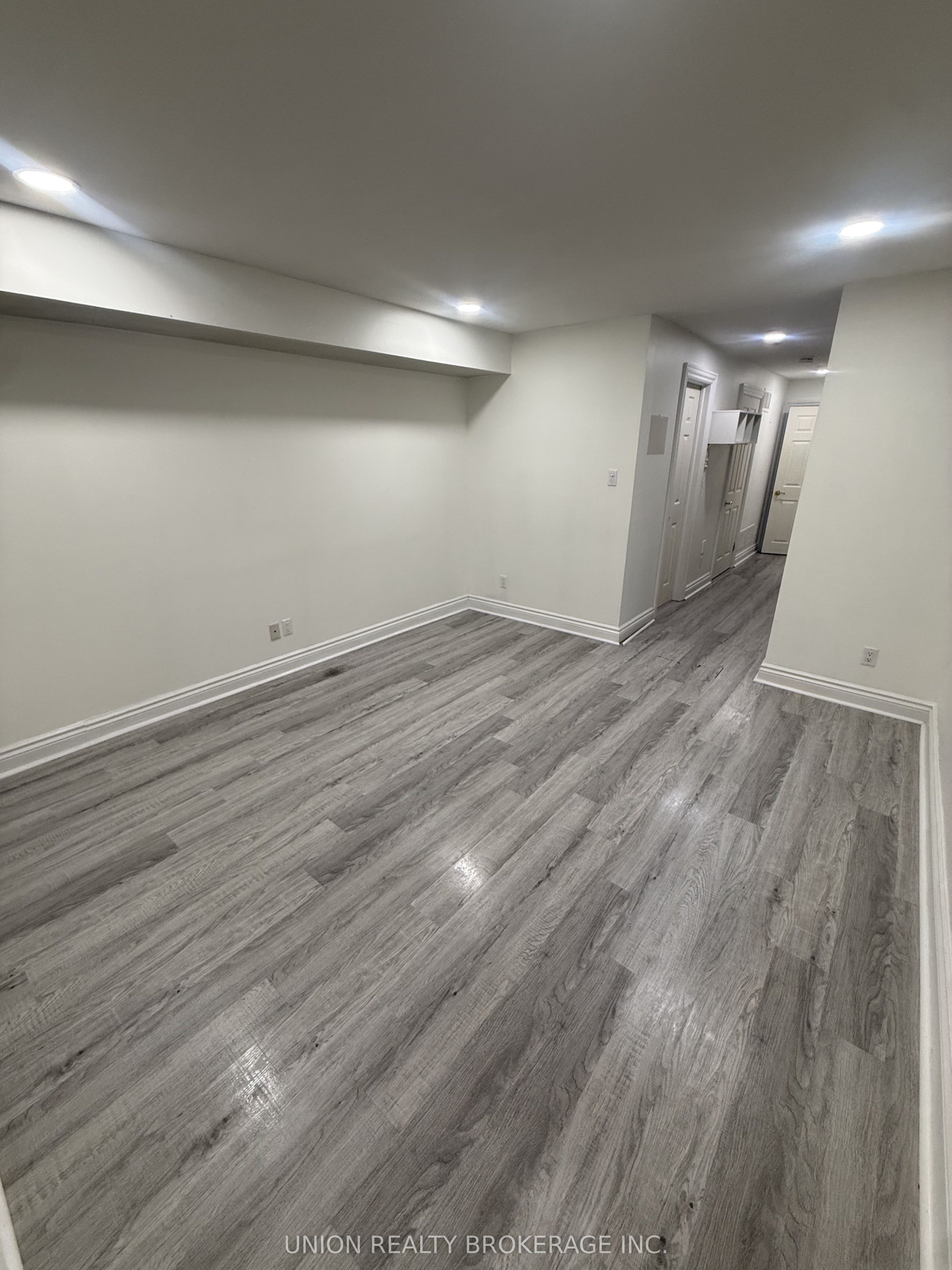 105A Gough Avenue Lower, Toronto, ON M4K 3N9 photo 3