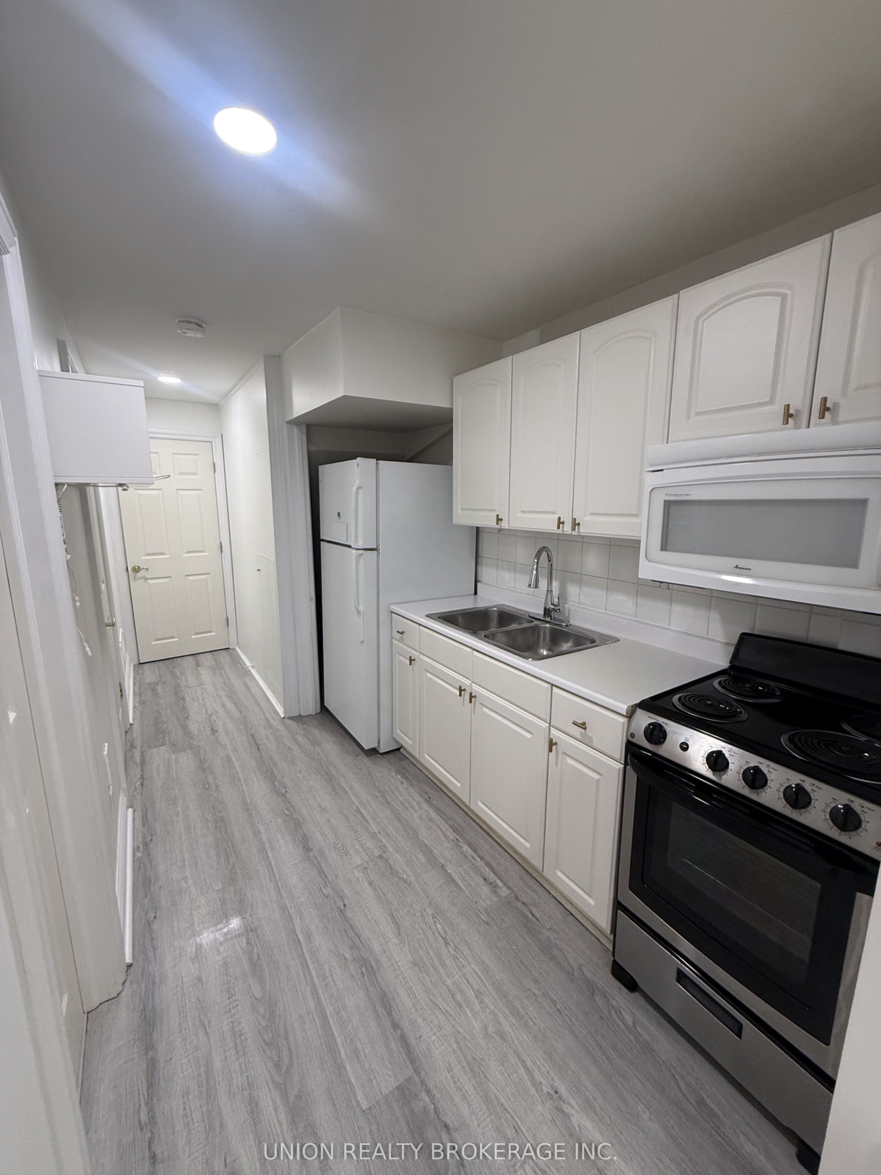 105A Gough Avenue Lower, Toronto, ON M4K 3N9 photo 5