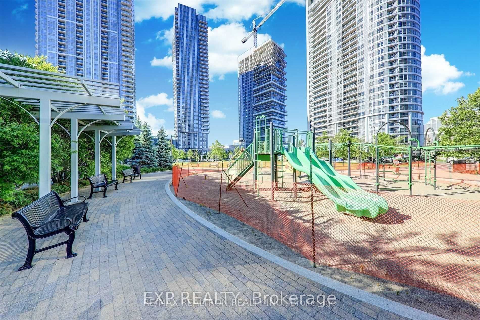 255 Village Green Square 1107, Toronto, ON M1S 0L3 photo 3