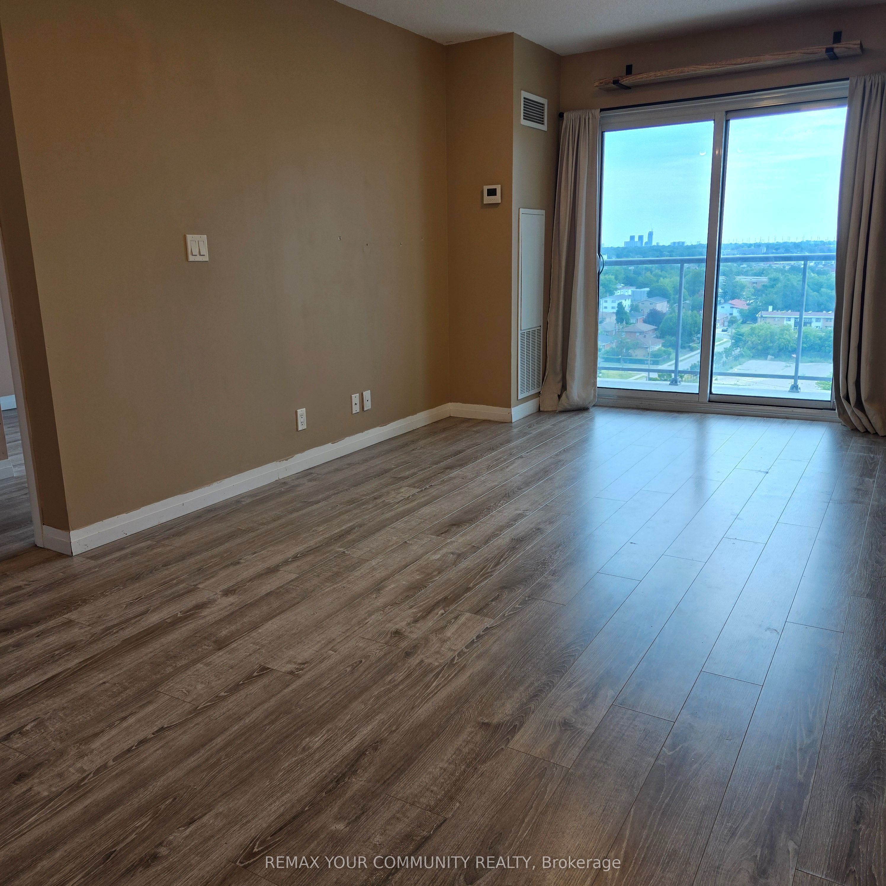 2150 Lawrence Avenue E 1102, Toronto, ON M1R 3A7 photo 2
