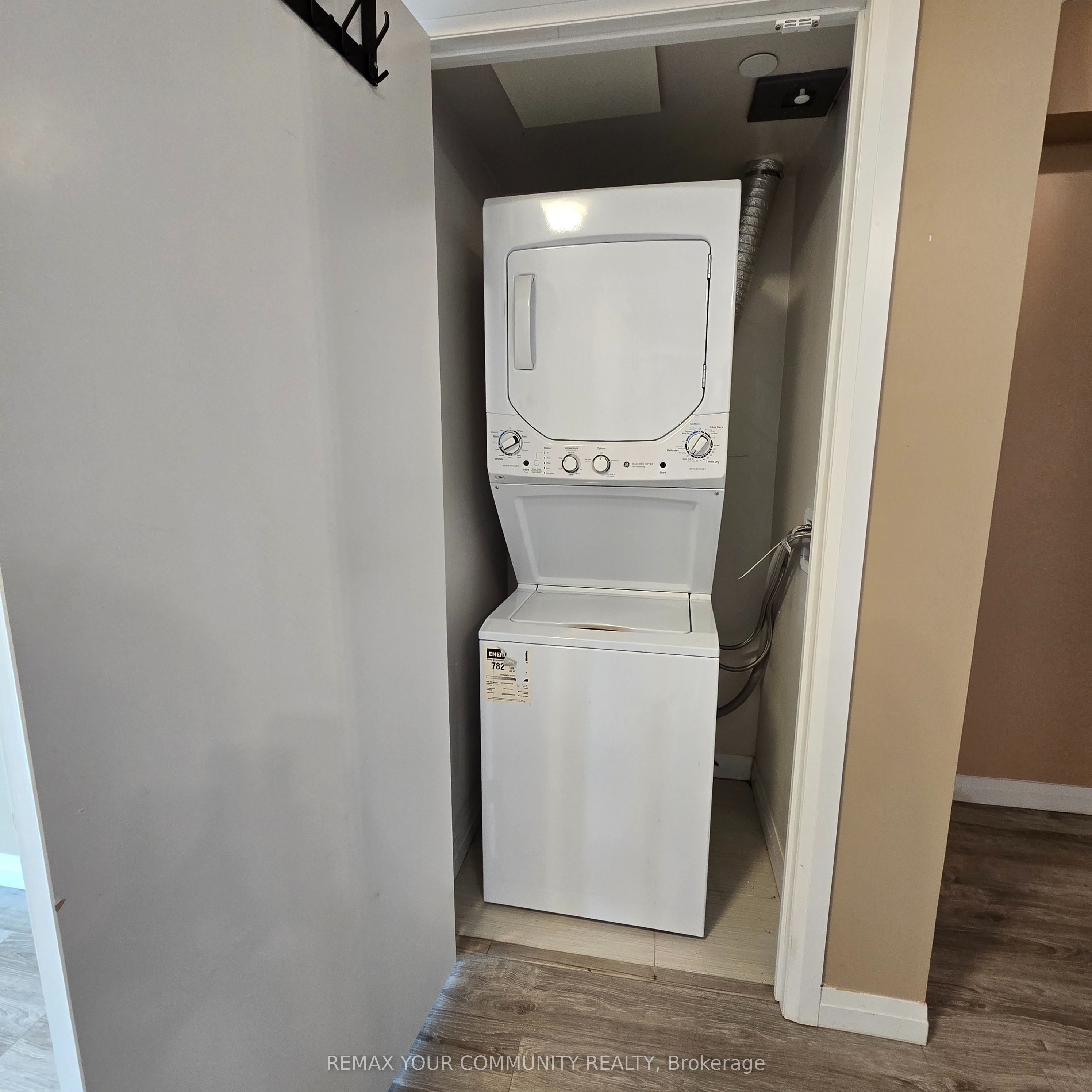 2150 Lawrence Avenue E 1102, Toronto, ON M1R 3A7 photo 3