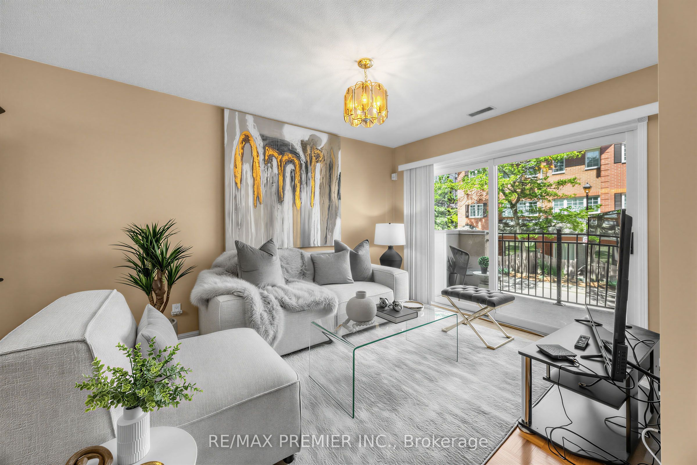 1400 The Esplanade N 602, Pickering, ON L1V 6V2 photo 2