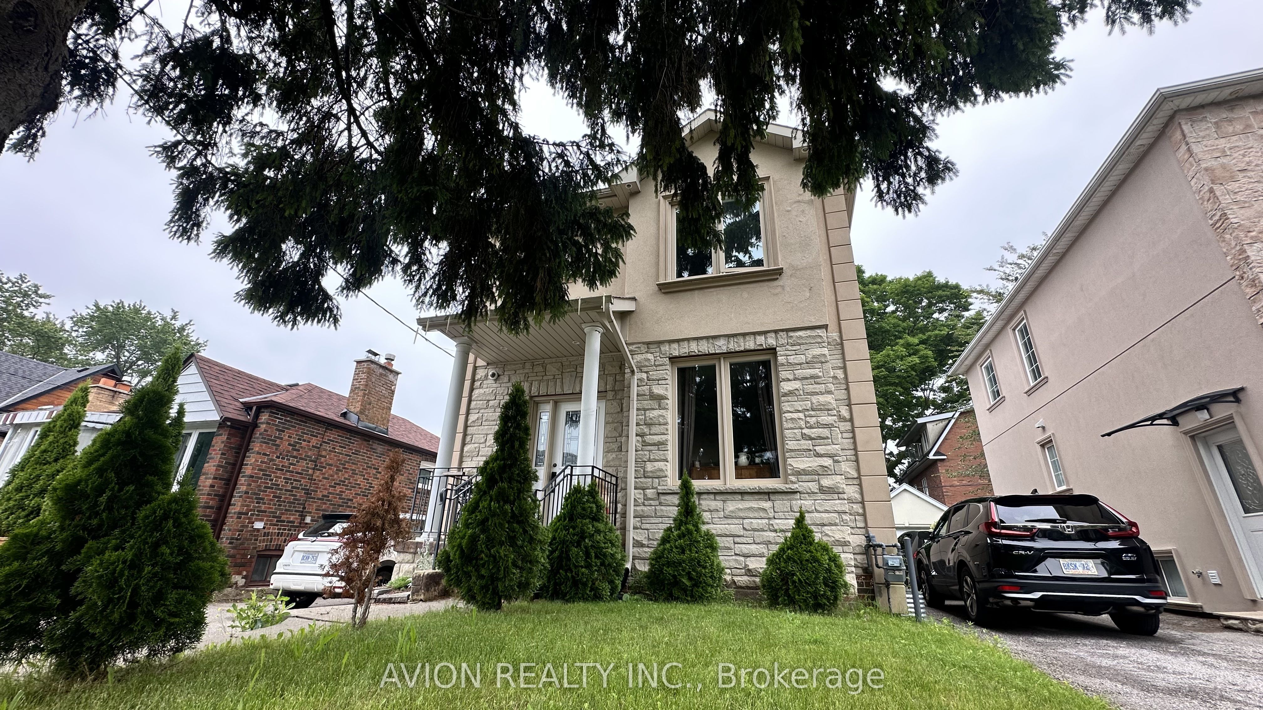 294 Warden Avenue, Toronto, ON M1N 3A4