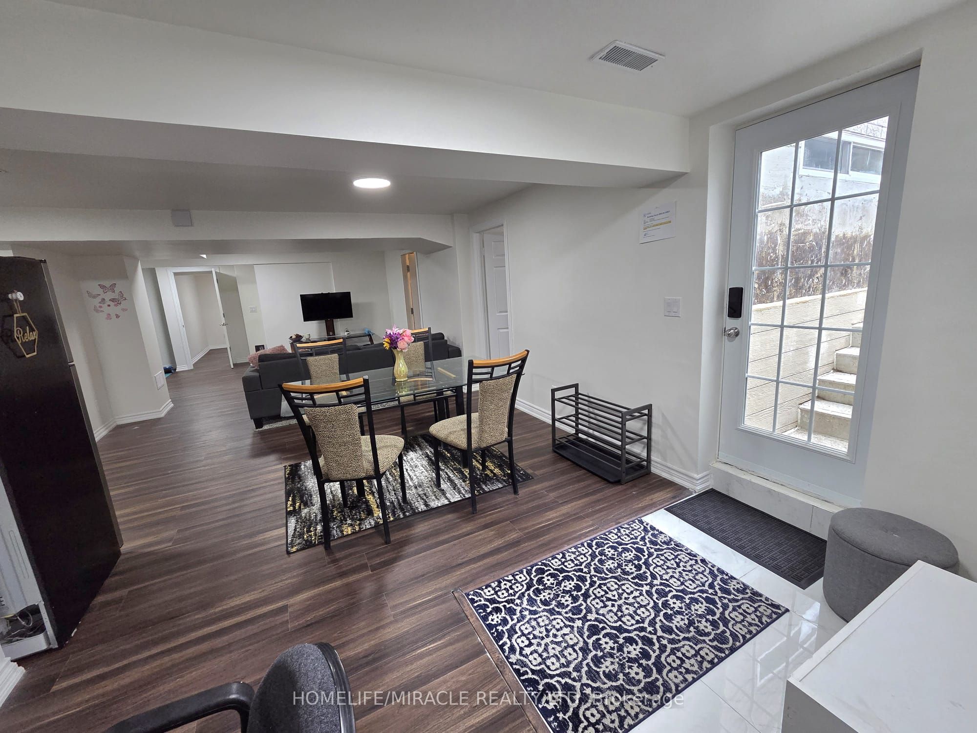 23 Thistledown Crescent, Whitby, ON L1R 3P2