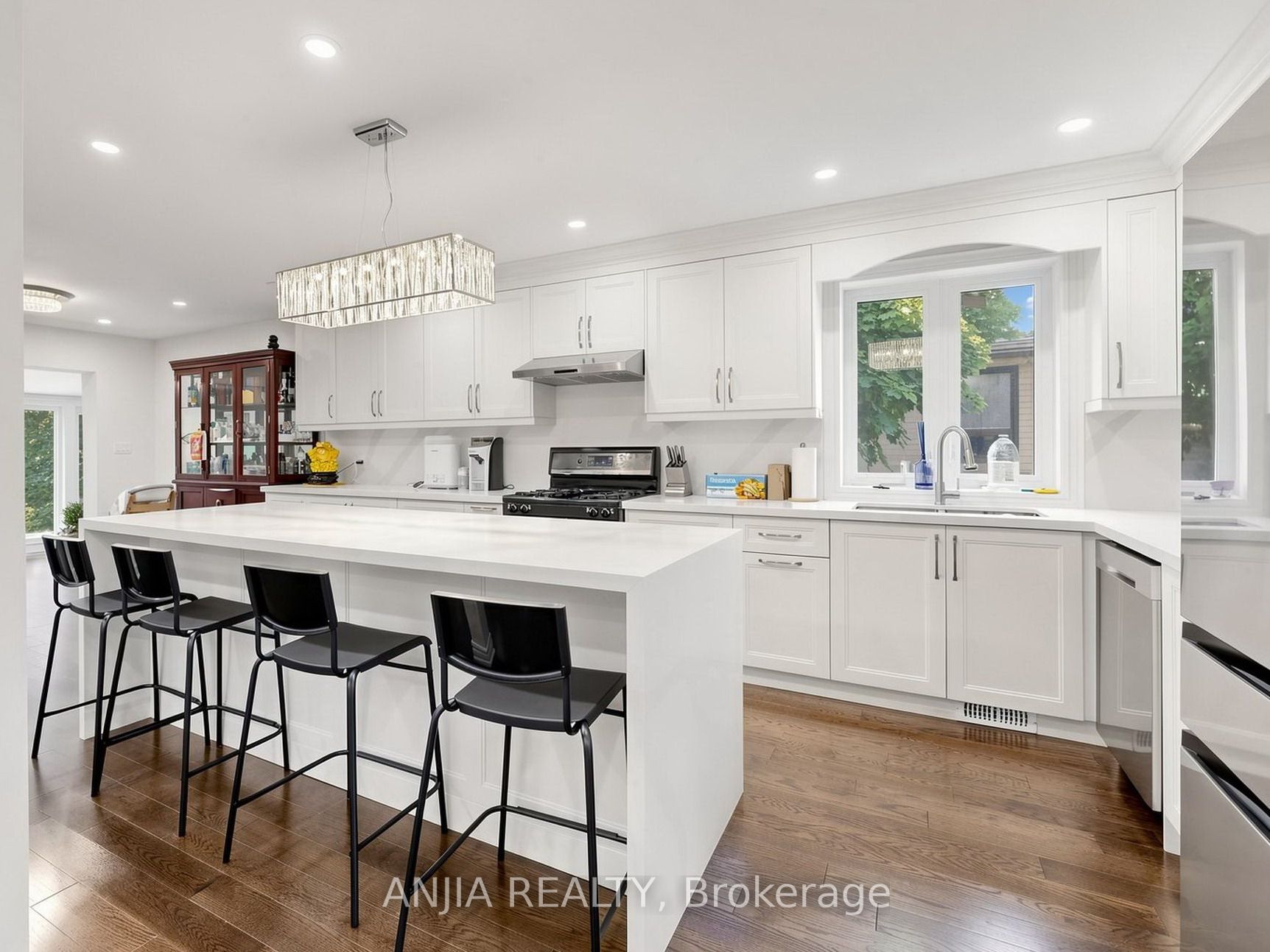 8 Applefield Drive, Toronto, ON M1P 3X9 photo 4