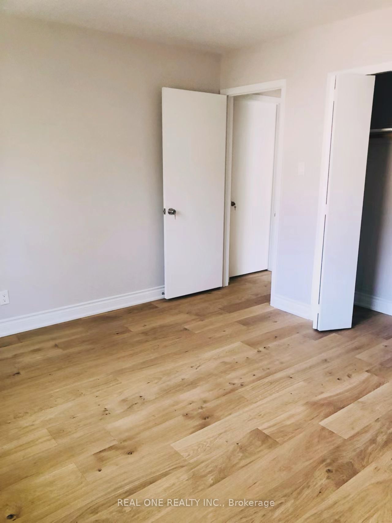 14 La Peer Boulevard Upper L, Toronto, ON M1W 2G5 photo 4