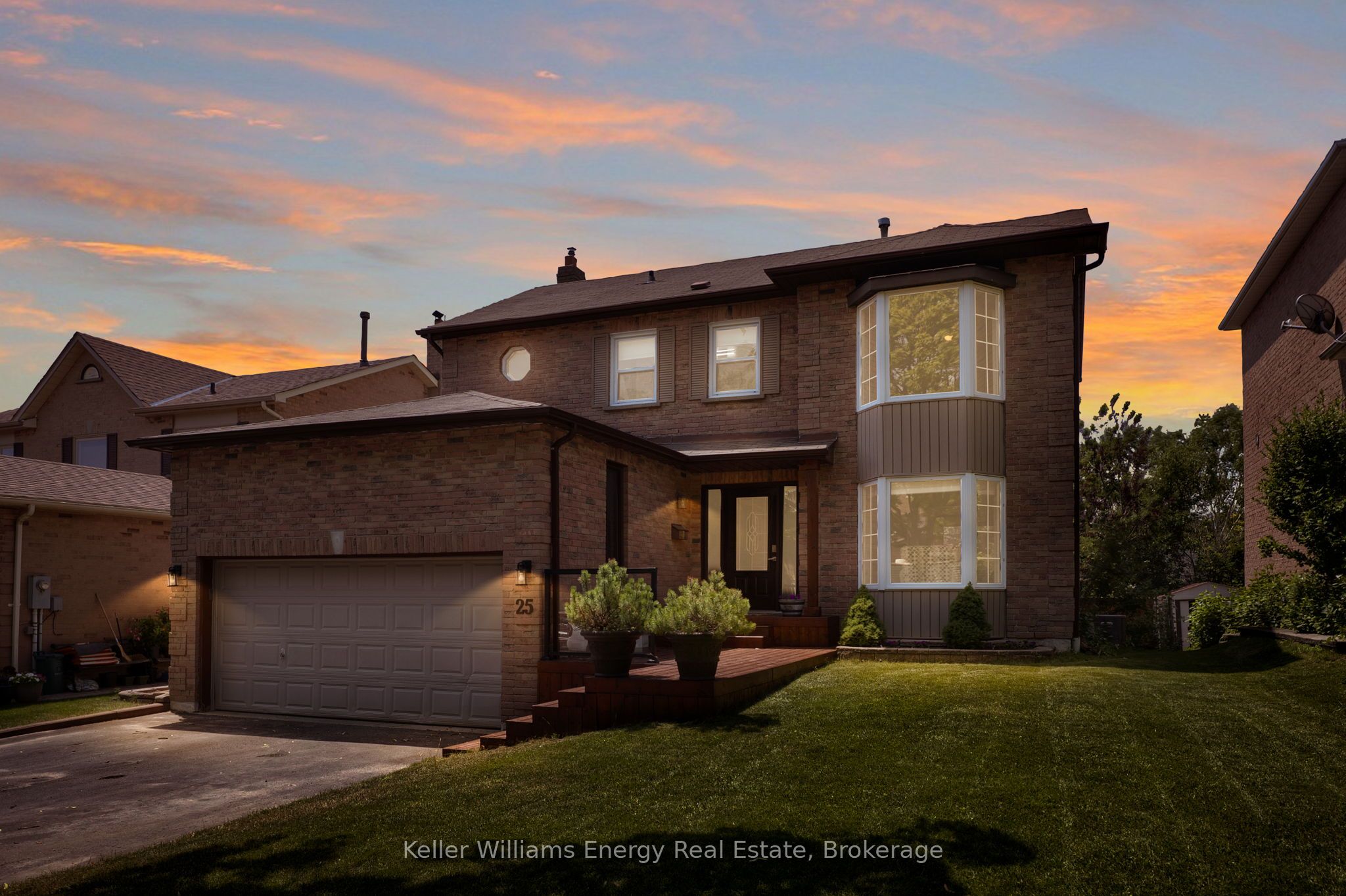 25 Fieldview Crescent, Whitby, ON L1N 8B5