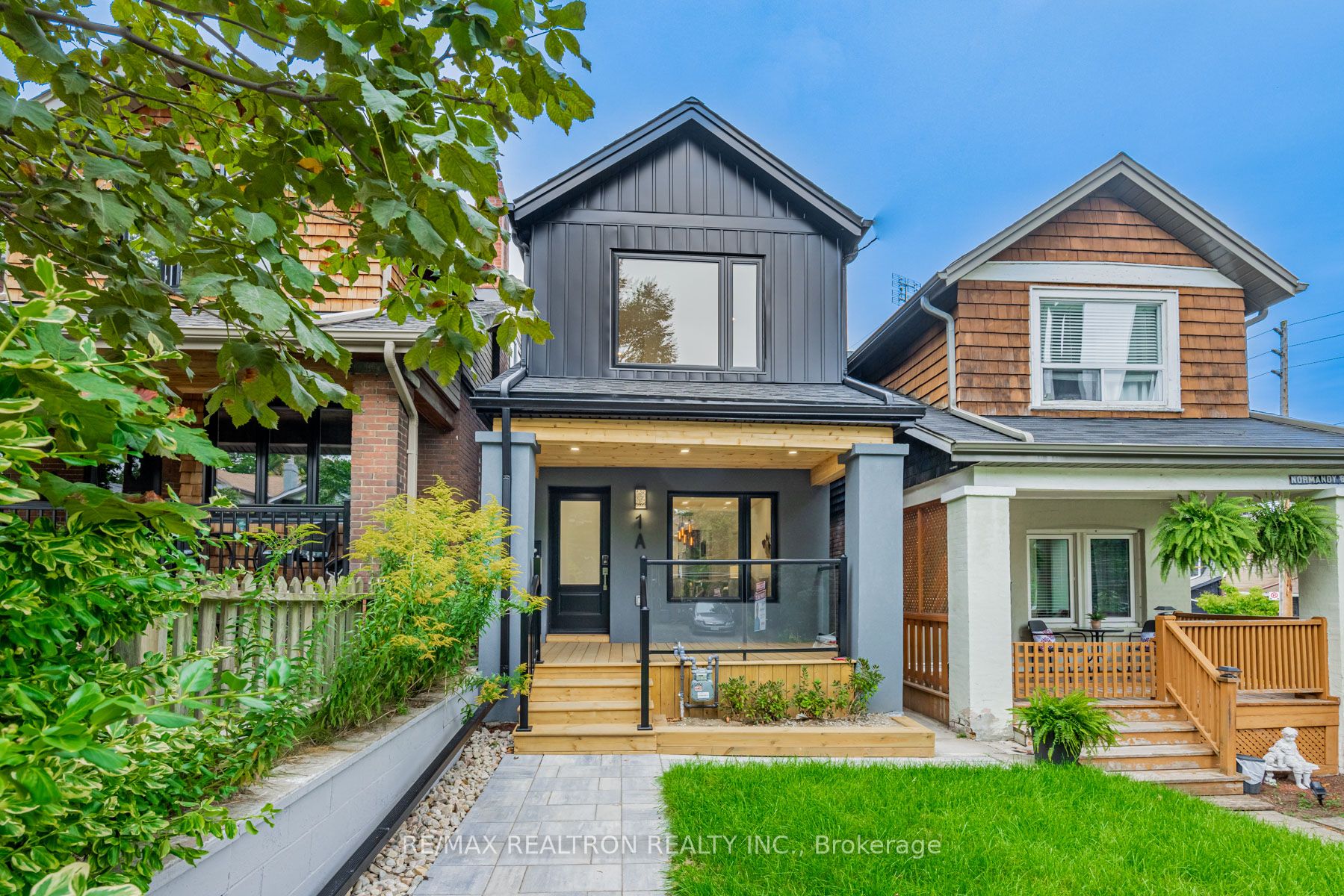 1A Normandy Boulevard, Toronto, ON M4L 3K1 photo 2