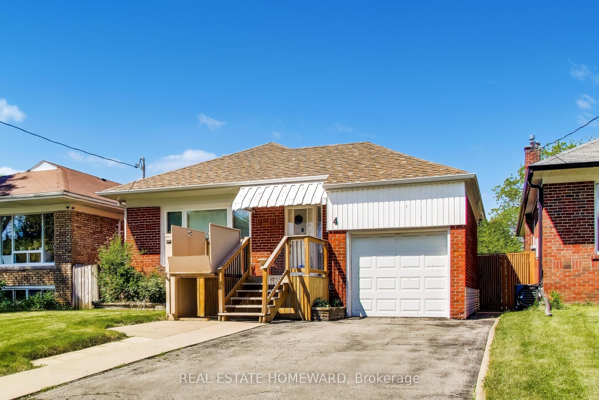 4 Martorino Drive, Toronto, ON M1K 2J2 photo 2