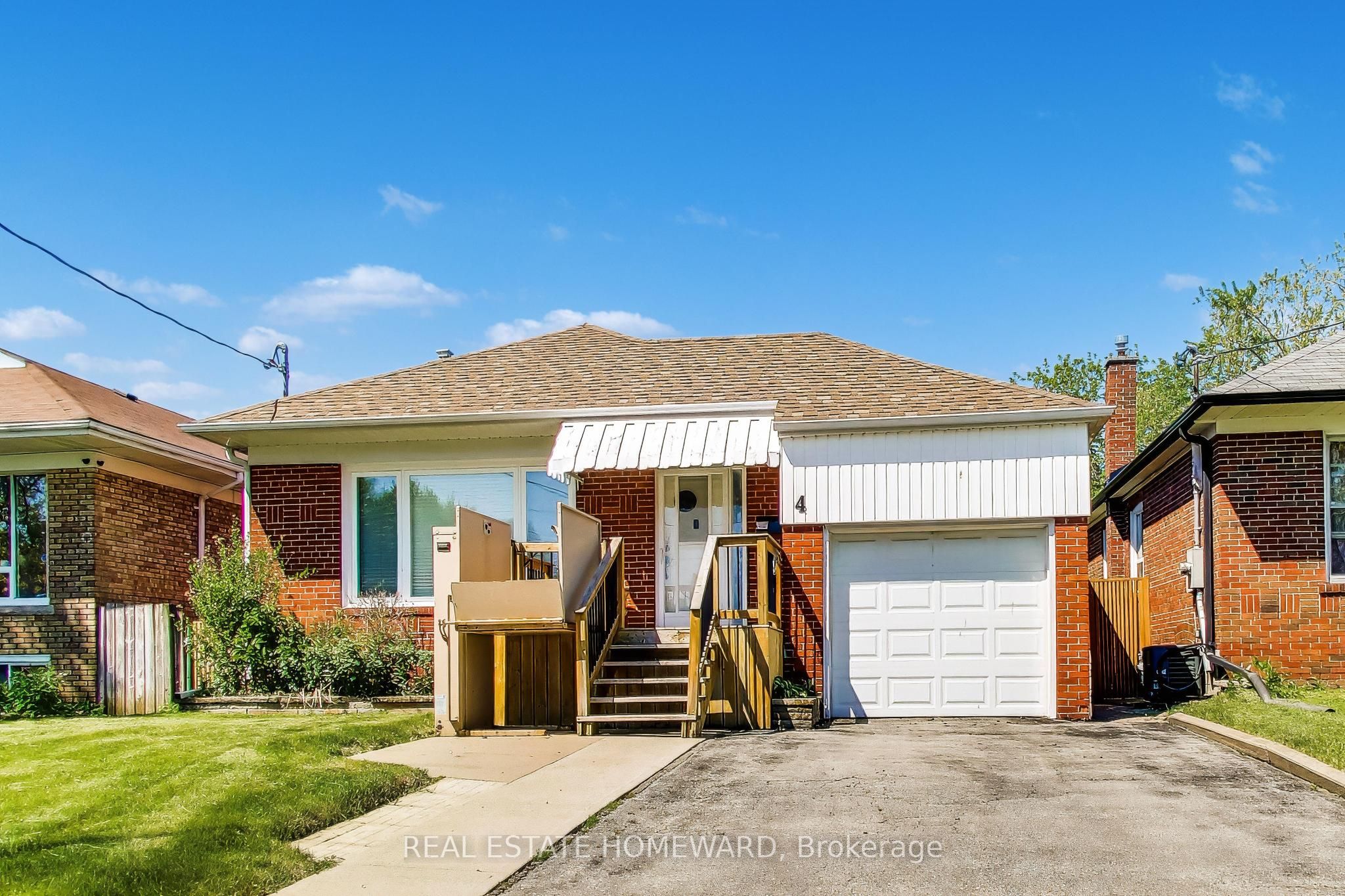 4 Martorino Drive, Toronto, ON M1K 2J2 photo 3