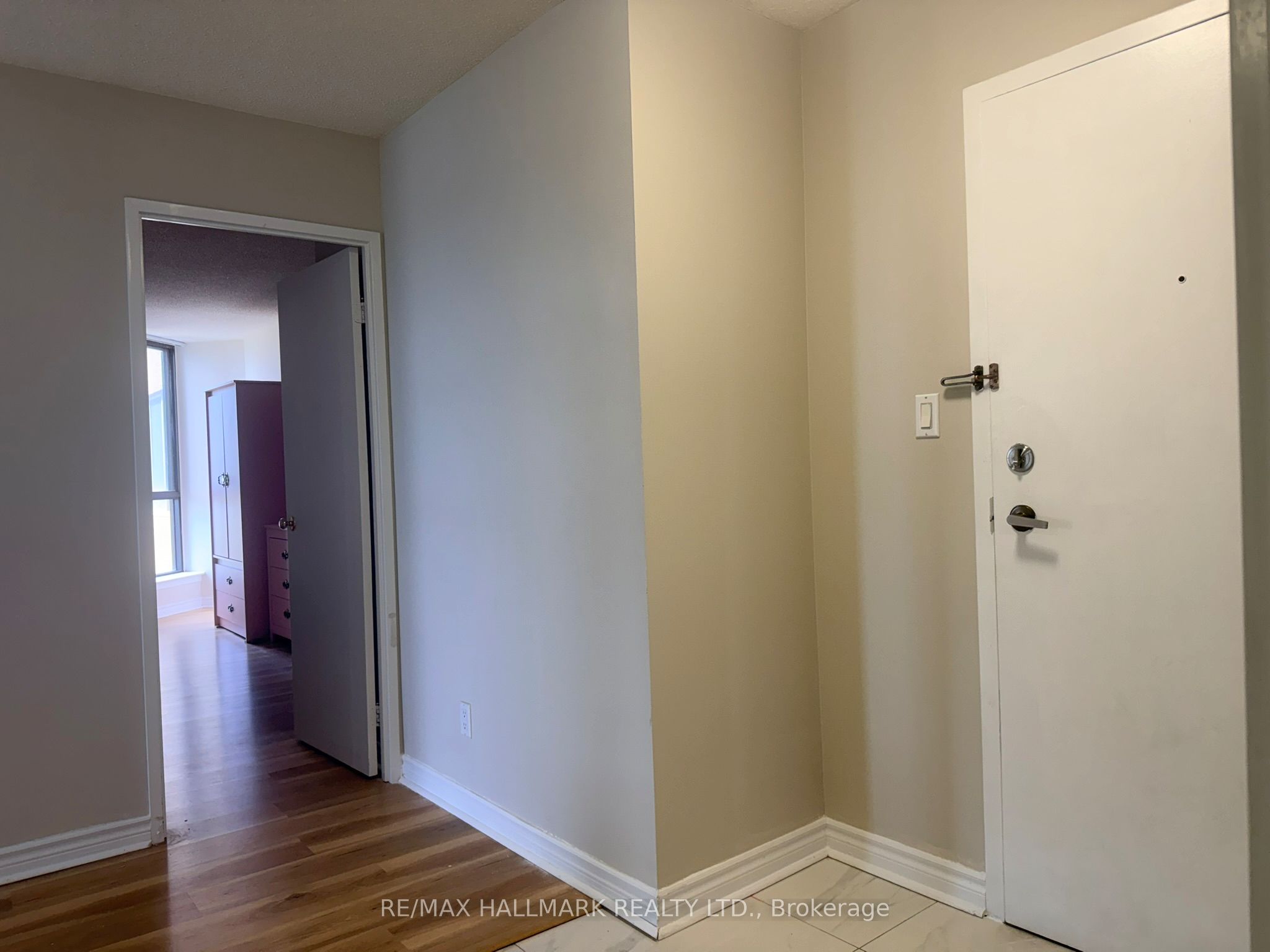 75 Bamburgh Circle 2028, Toronto, ON M1W 3W1 photo 3