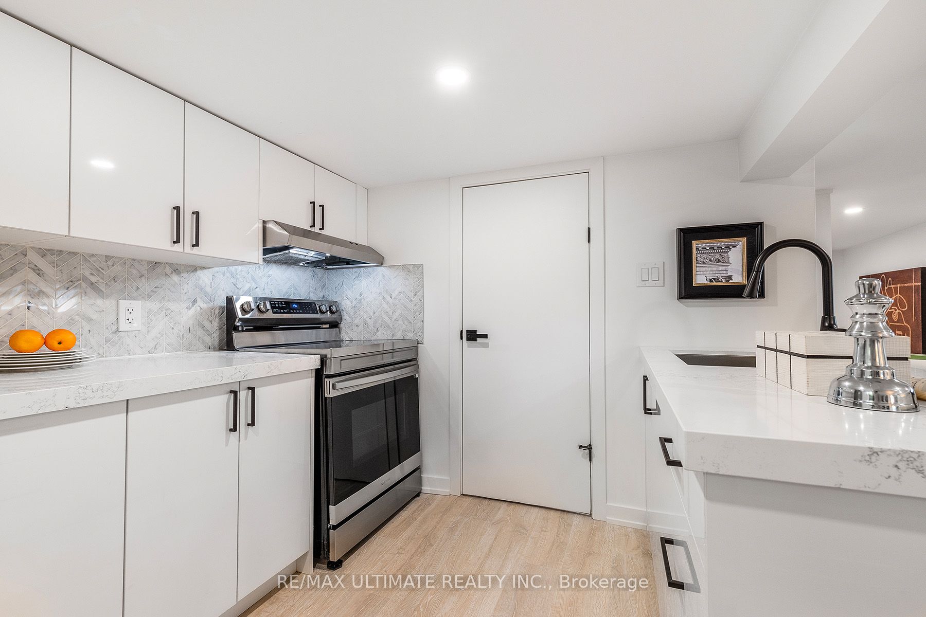 54 Huntington Avenue Lower Level, Toronto, ON M1K 4L1 photo 2