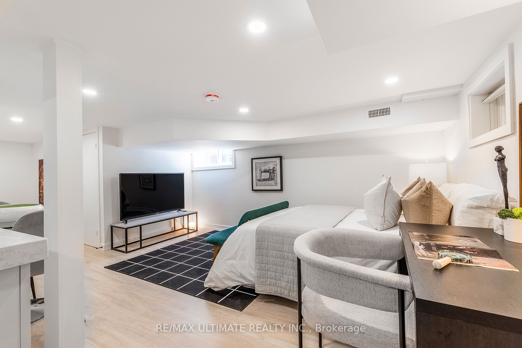 54 Huntington Avenue Lower Level, Toronto, ON M1K 4L1 photo 3