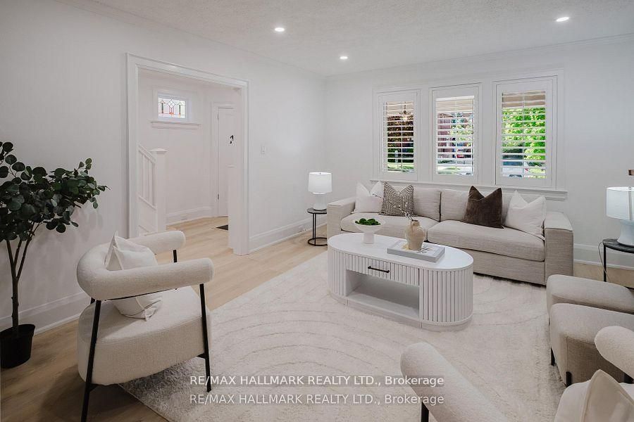 18 Glen Stewart Avenue, Toronto, ON M4E 1P7 photo 5