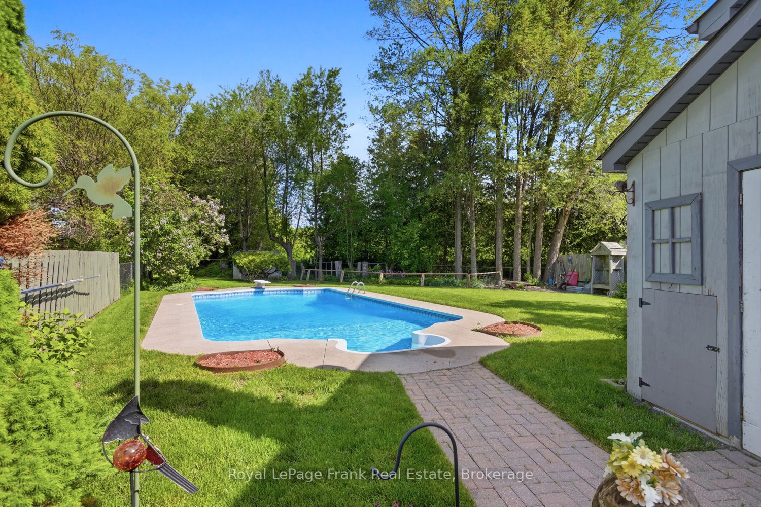 14 Beecroft Court, Whitby, ON L1P 1C7 photo 3