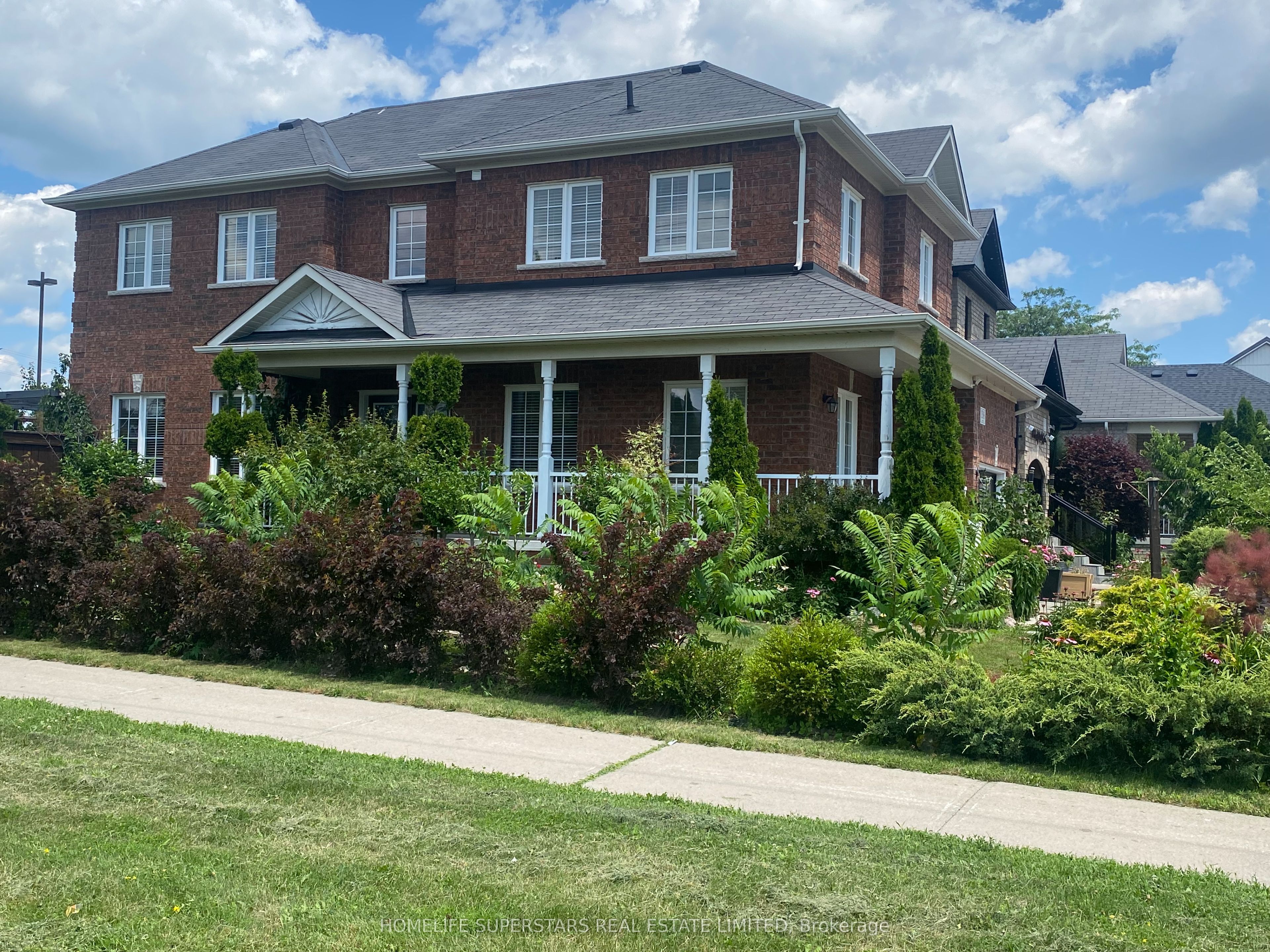 1316 Macinally Court, Oshawa, ON L1K 0B6