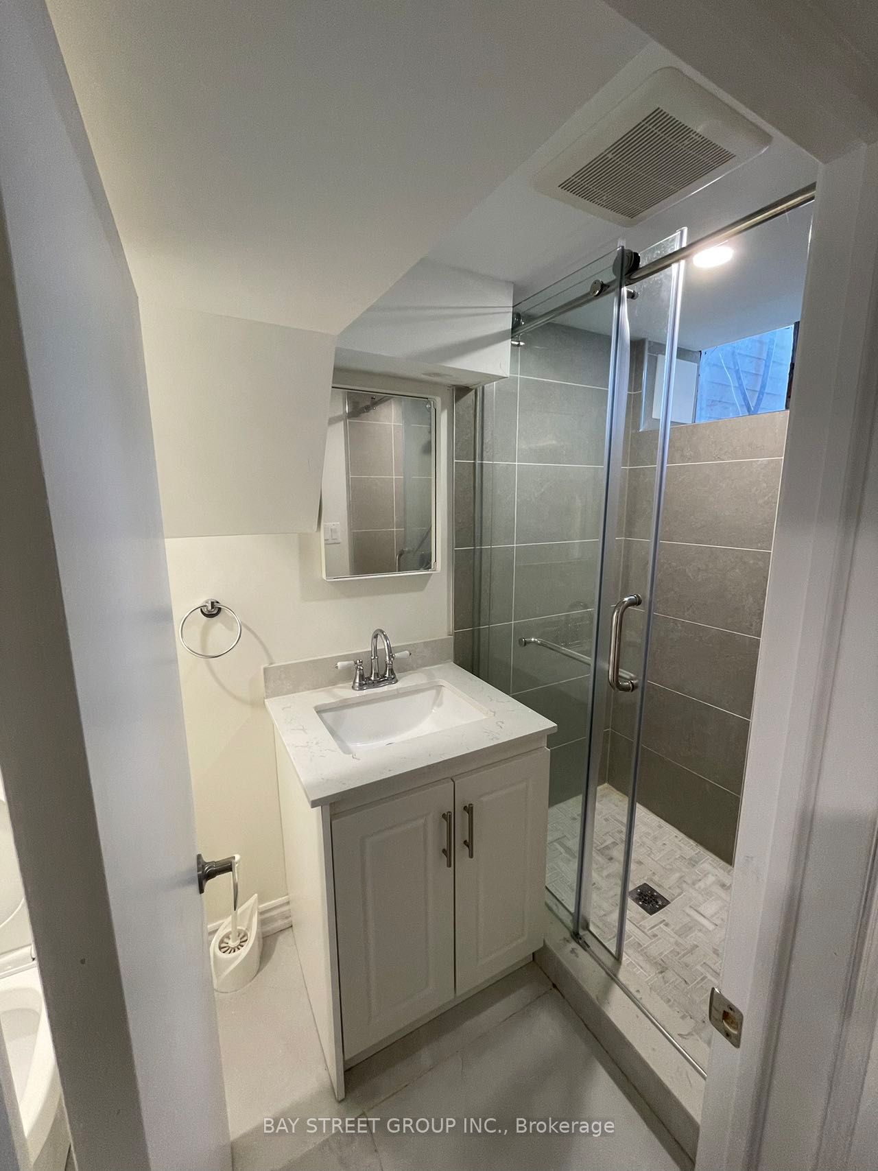 2 Norwalk Street, Toronto, ON M1J 2V1