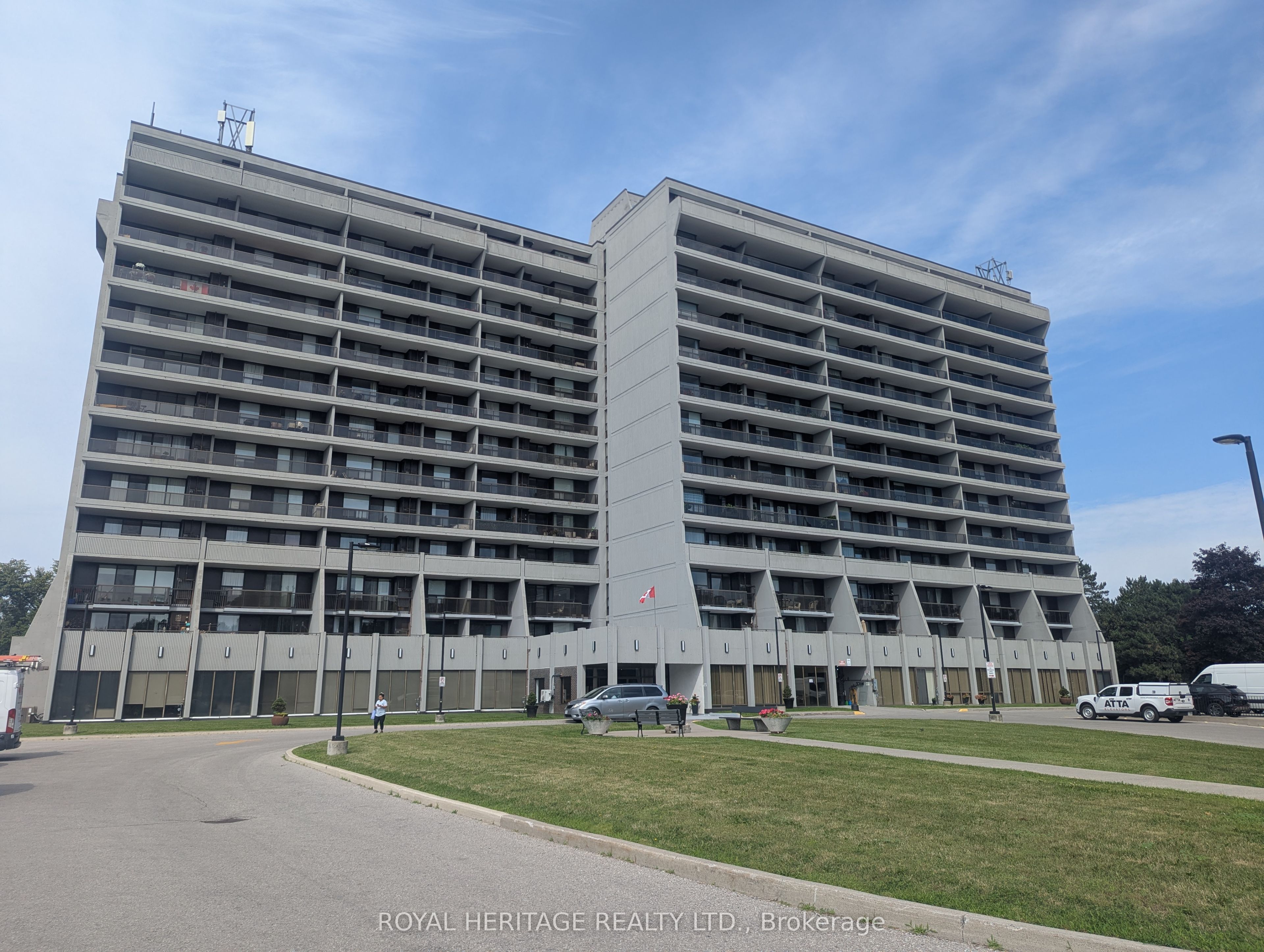 92 Church Street S 311, Ajax, ON L1S 6B4