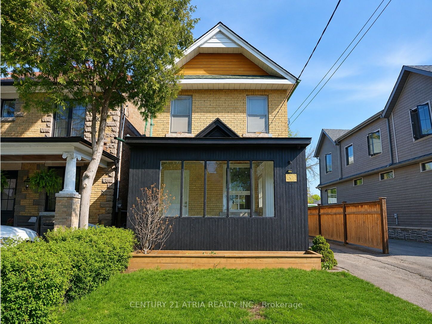 32 Rosevear Avenue, Toronto, ON M4C 1Z3 photo 2