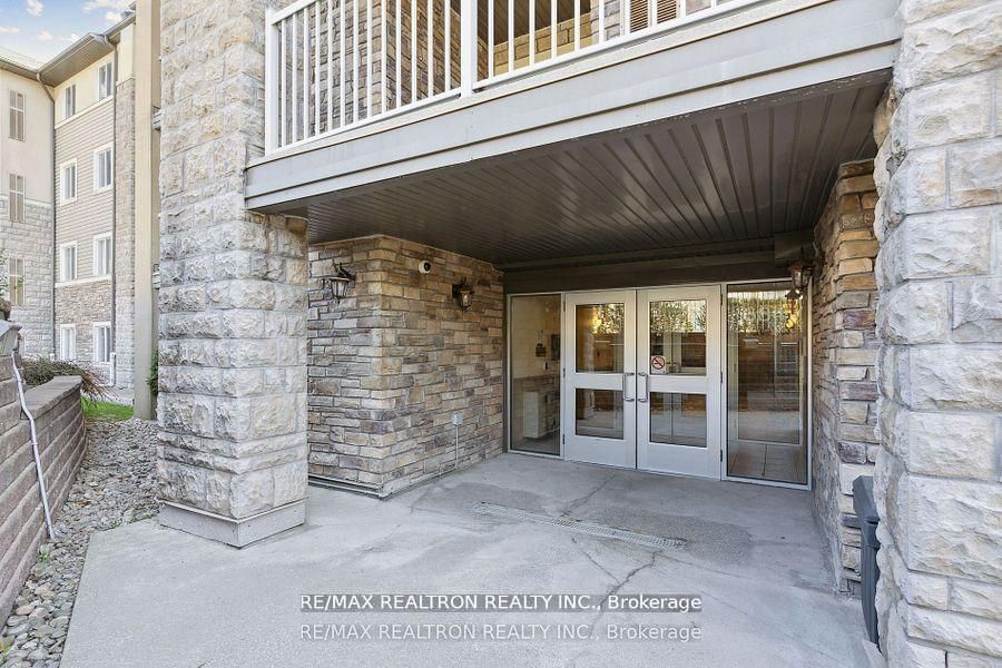 684 Warden Avenue 103, Toronto, ON M1L 4W4 photo 5