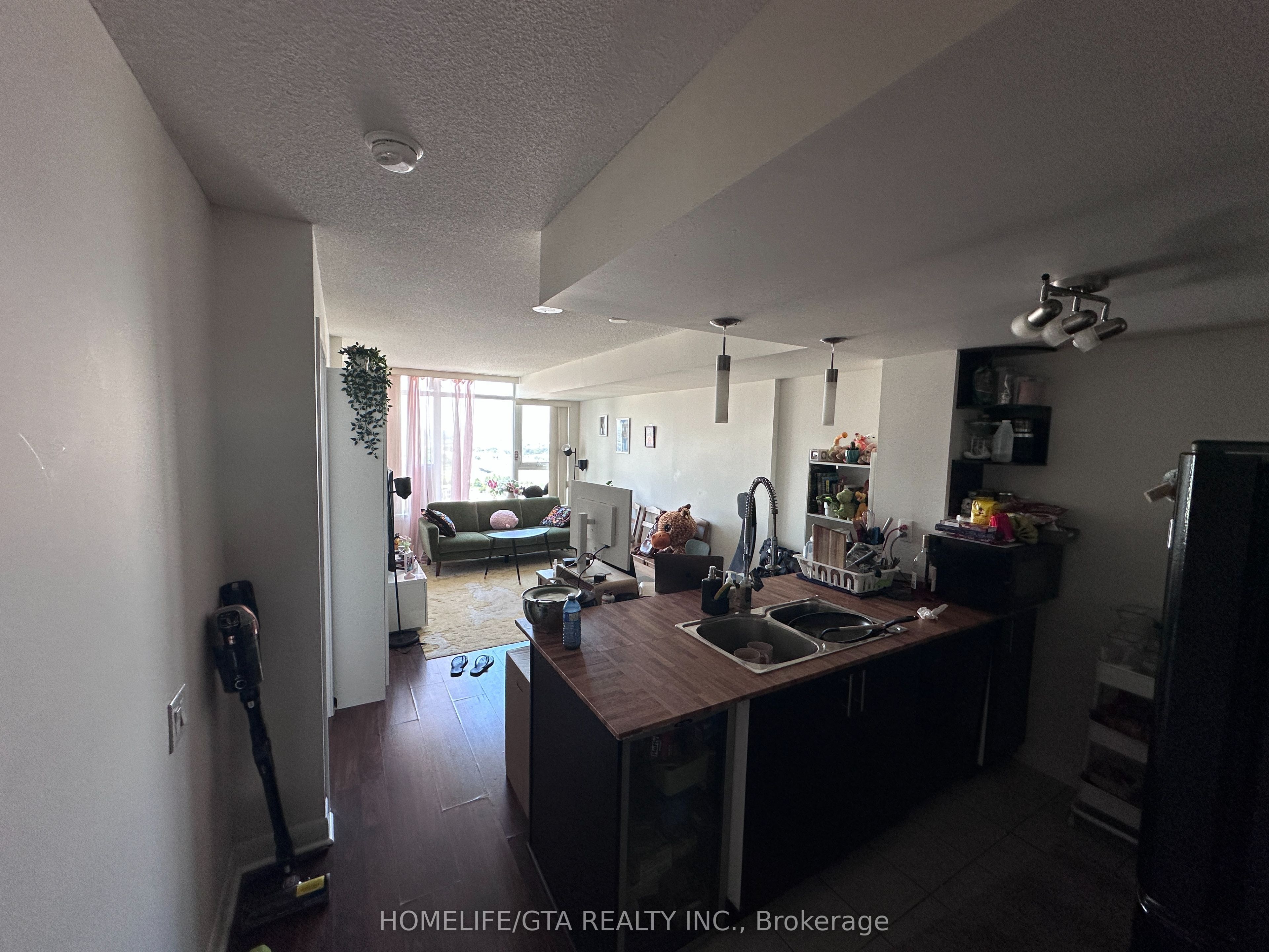 25 Town Centre Court 2711, Toronto, ON M1P 0B4 photo 2