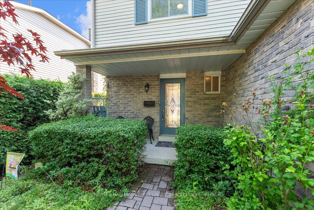 16 Goodfellow Street, Whitby, ON L1P 1C4 photo 4