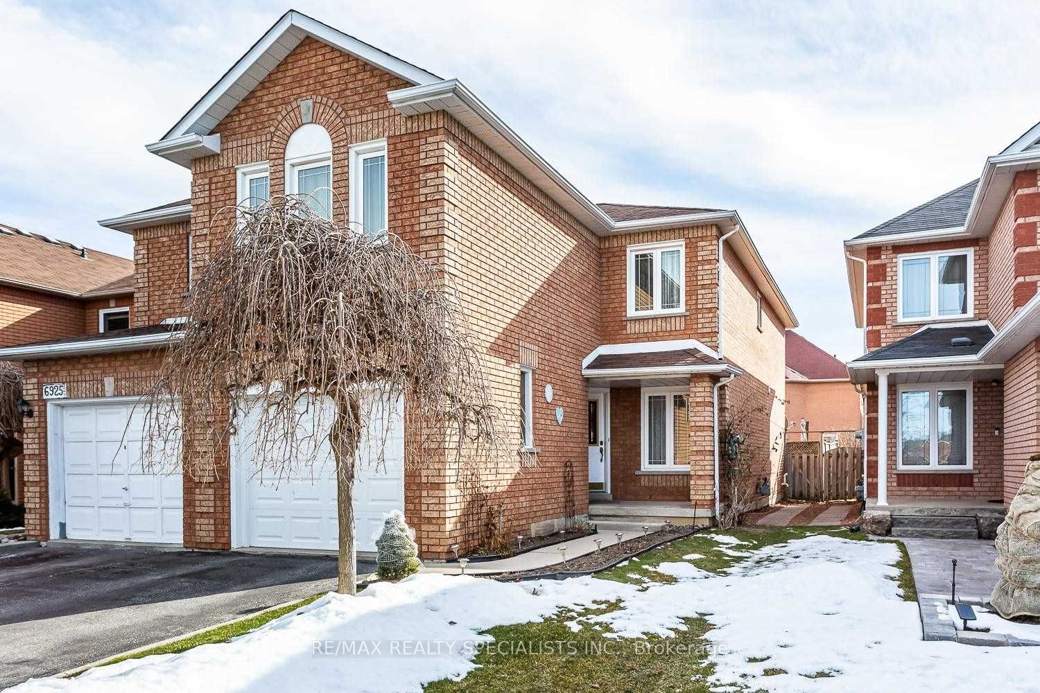 790 KOOTENAY Path, Oshawa, ON L1H 0B1