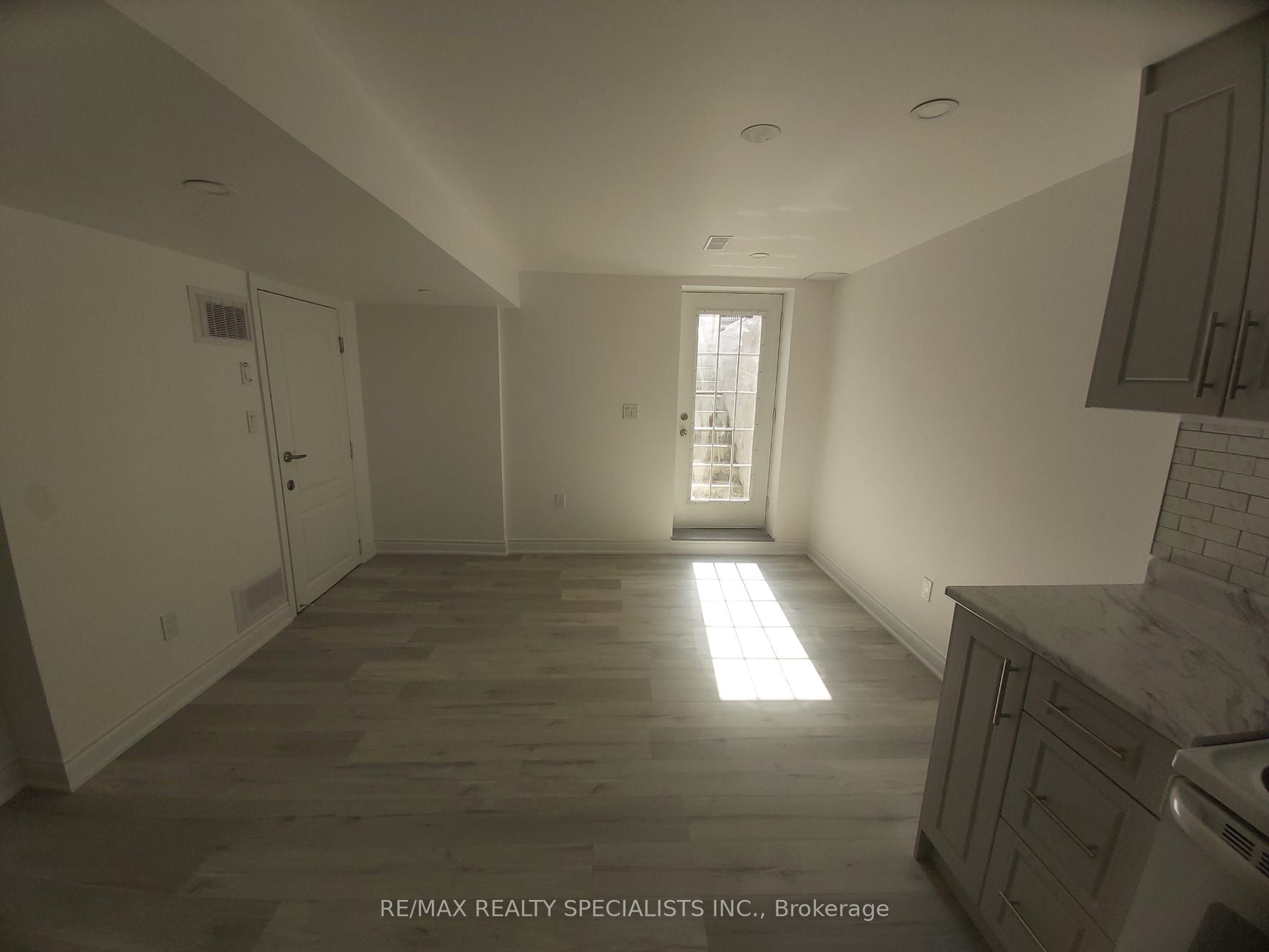 790 KOOTENAY Path, Oshawa, ON L1H 0B1 photo 5