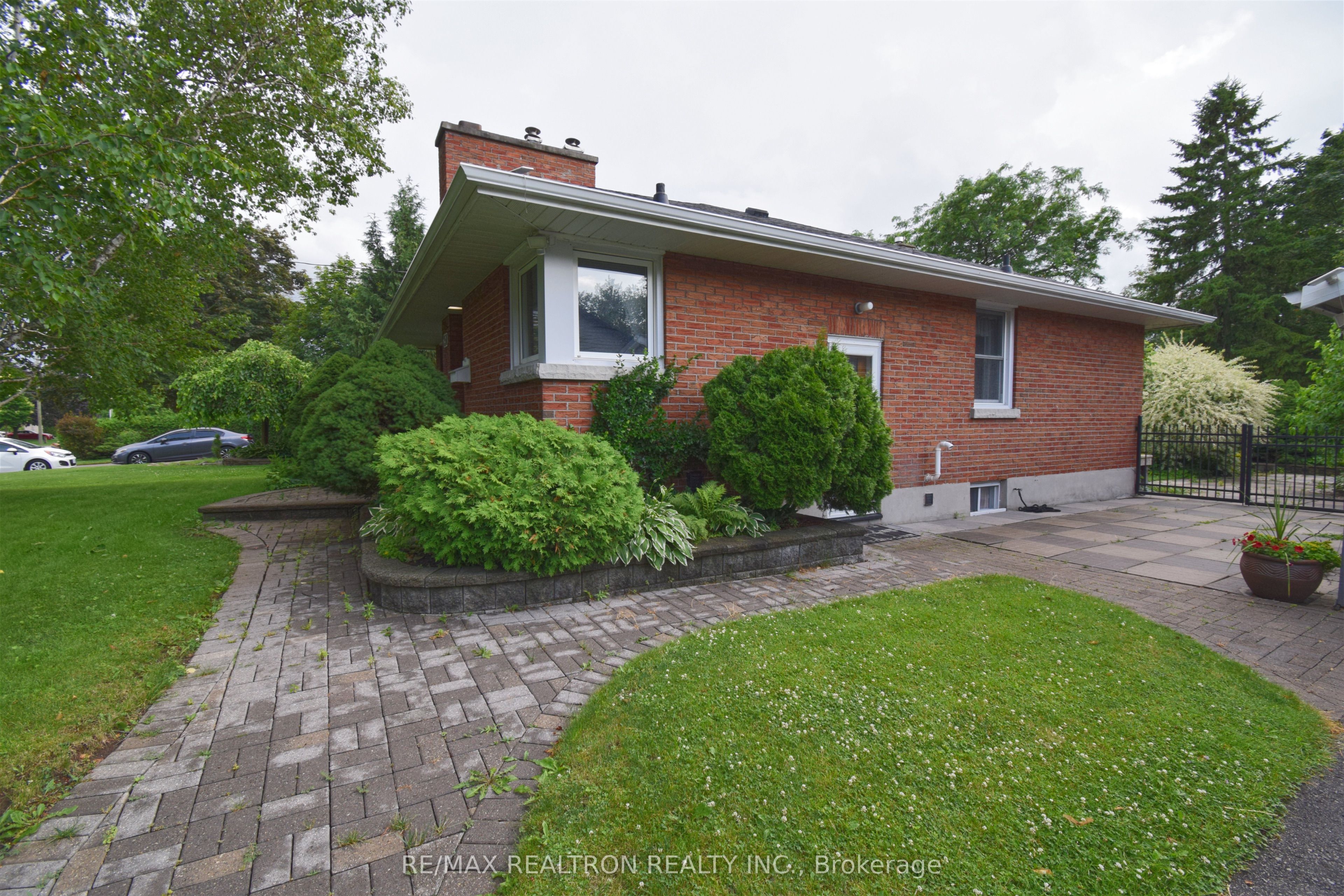 250 Meadow Road, Whitby, ON L1N 3K2 photo 5