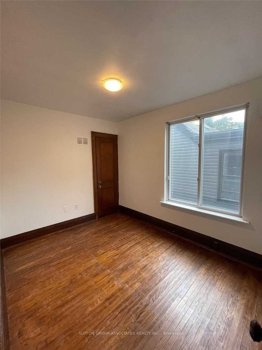 88 Kent Road, Toronto, ON M4L 2X6 photo 5