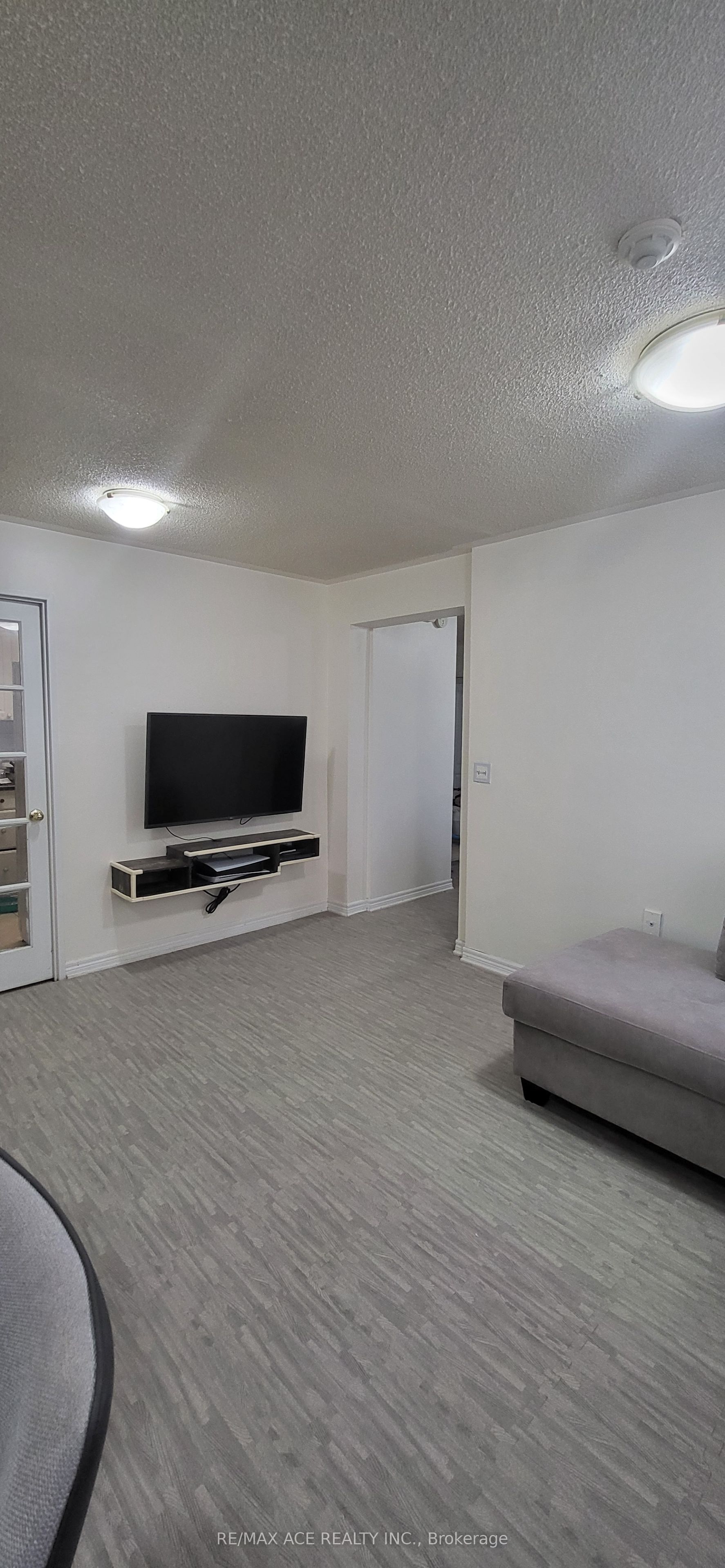 10 Stonehill Court 107, Toronto, ON M1W 2X8 photo 5