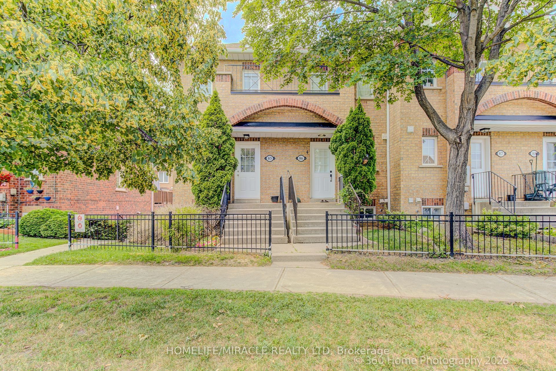 2 Hedge End Road 85, Toronto, ON M1B 5Z8 photo 2