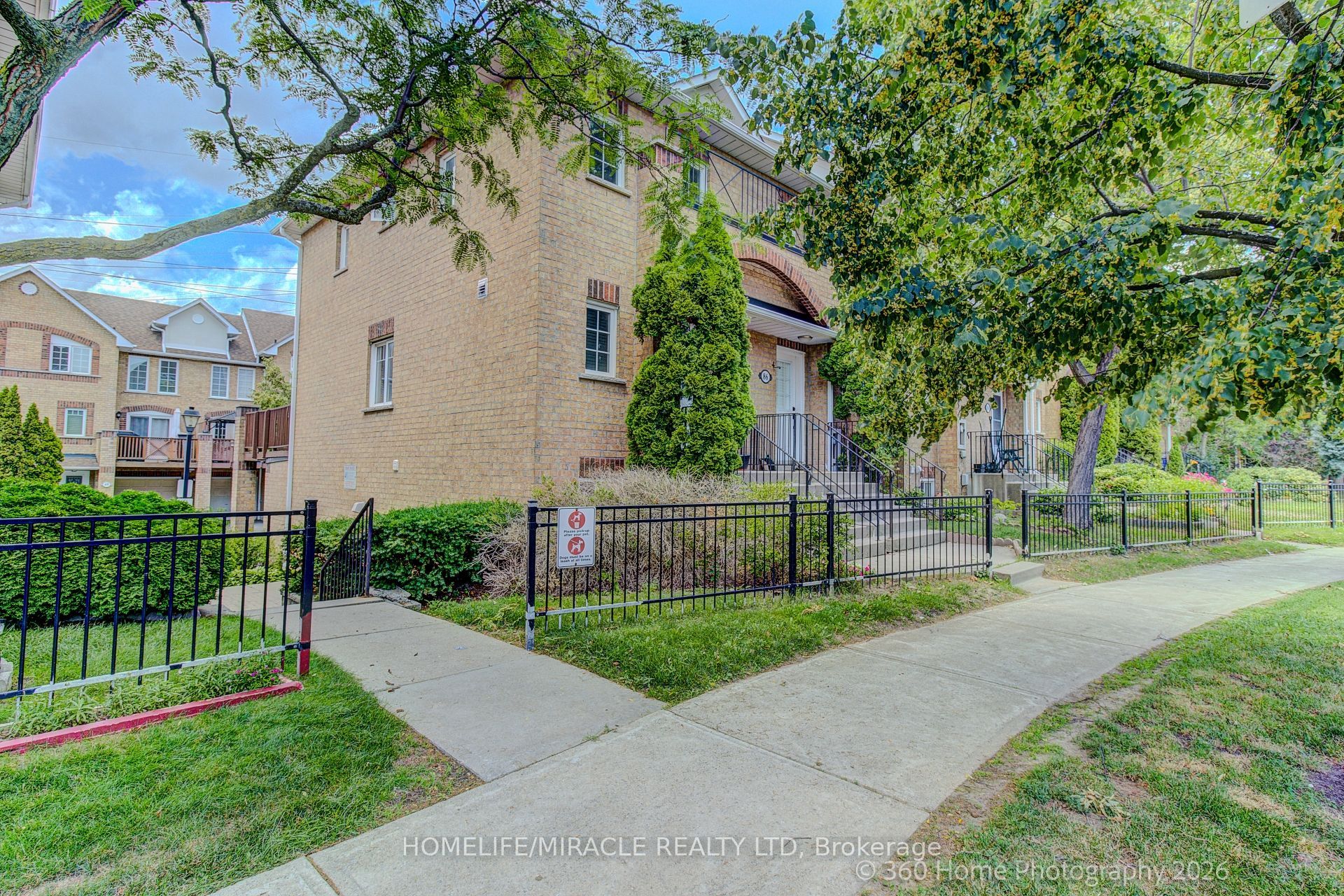 2 Hedge End Road 85, Toronto, ON M1B 5Z8 photo 3
