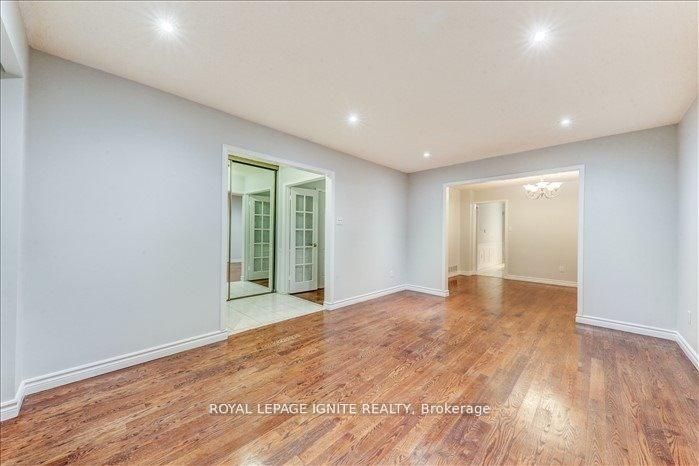23 Longbow Square, Toronto, ON M1W 2W6 photo 3