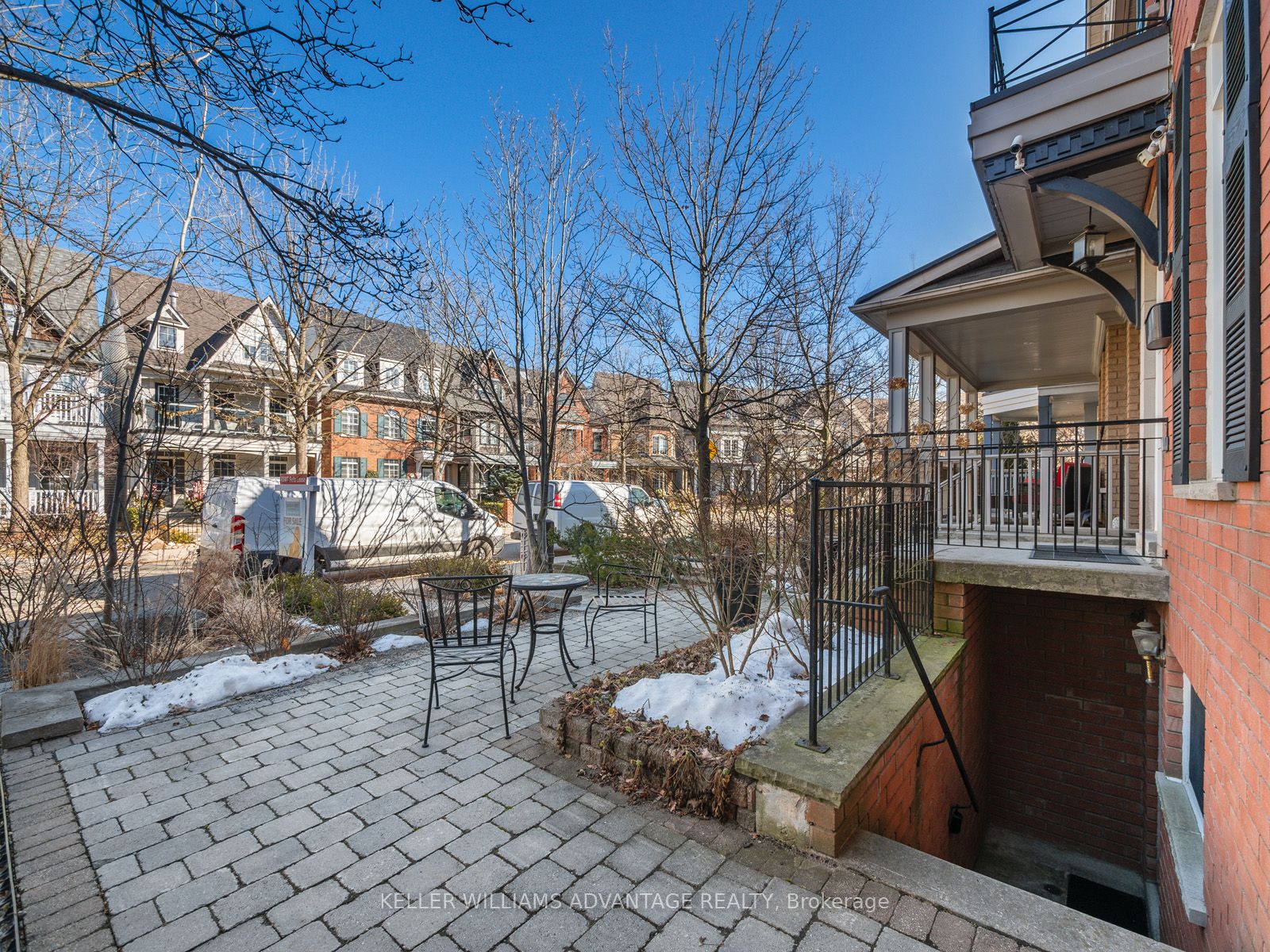 122 Boardwalk Drive Lower, Toronto, ON M4L 3X4