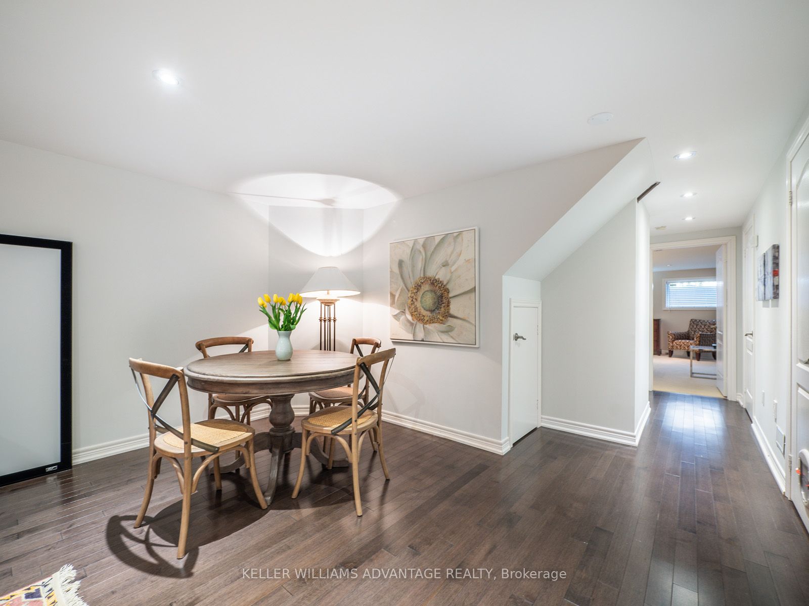 122 Boardwalk Drive Lower, Toronto, ON M4L 3X4 photo 4