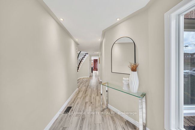 1003 Maury Crescent, Pickering, ON L1X 1P6 photo 4