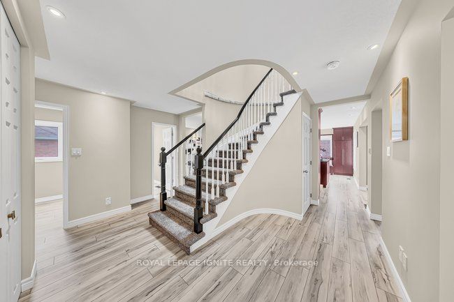1003 Maury Crescent, Pickering, ON L1X 1P6 photo 5