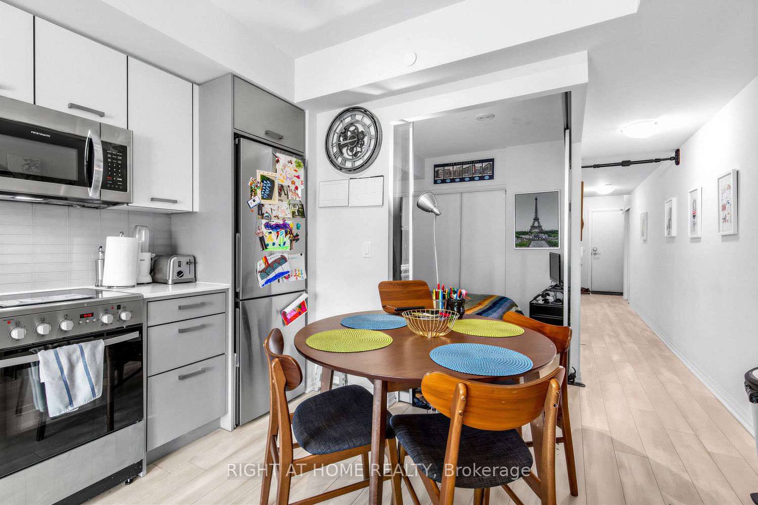 1630 Queen Street E 211, Toronto, ON M4L 0B3 photo 4