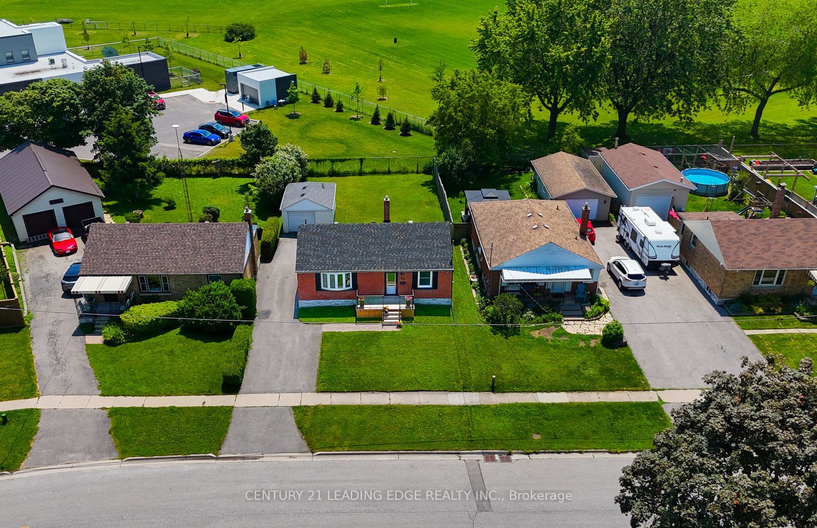 23 Kawartha Avenue, Oshawa, ON L1H 3Y7 photo 4