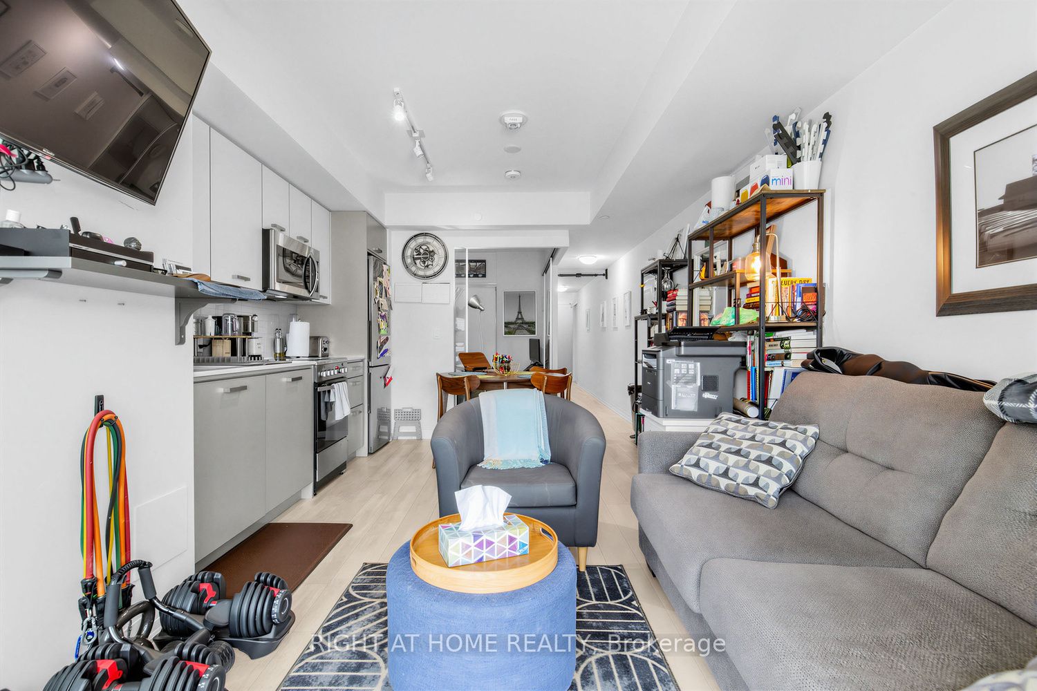 1630 Queen Street E 211, Toronto, ON M4L 0B3 photo 2