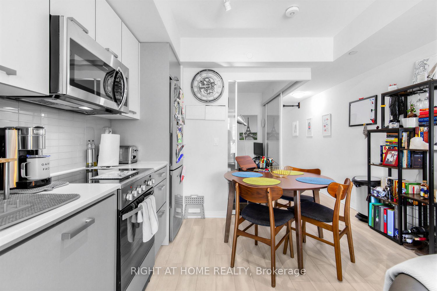 1630 Queen Street E 211, Toronto, ON M4L 0B3 photo 3